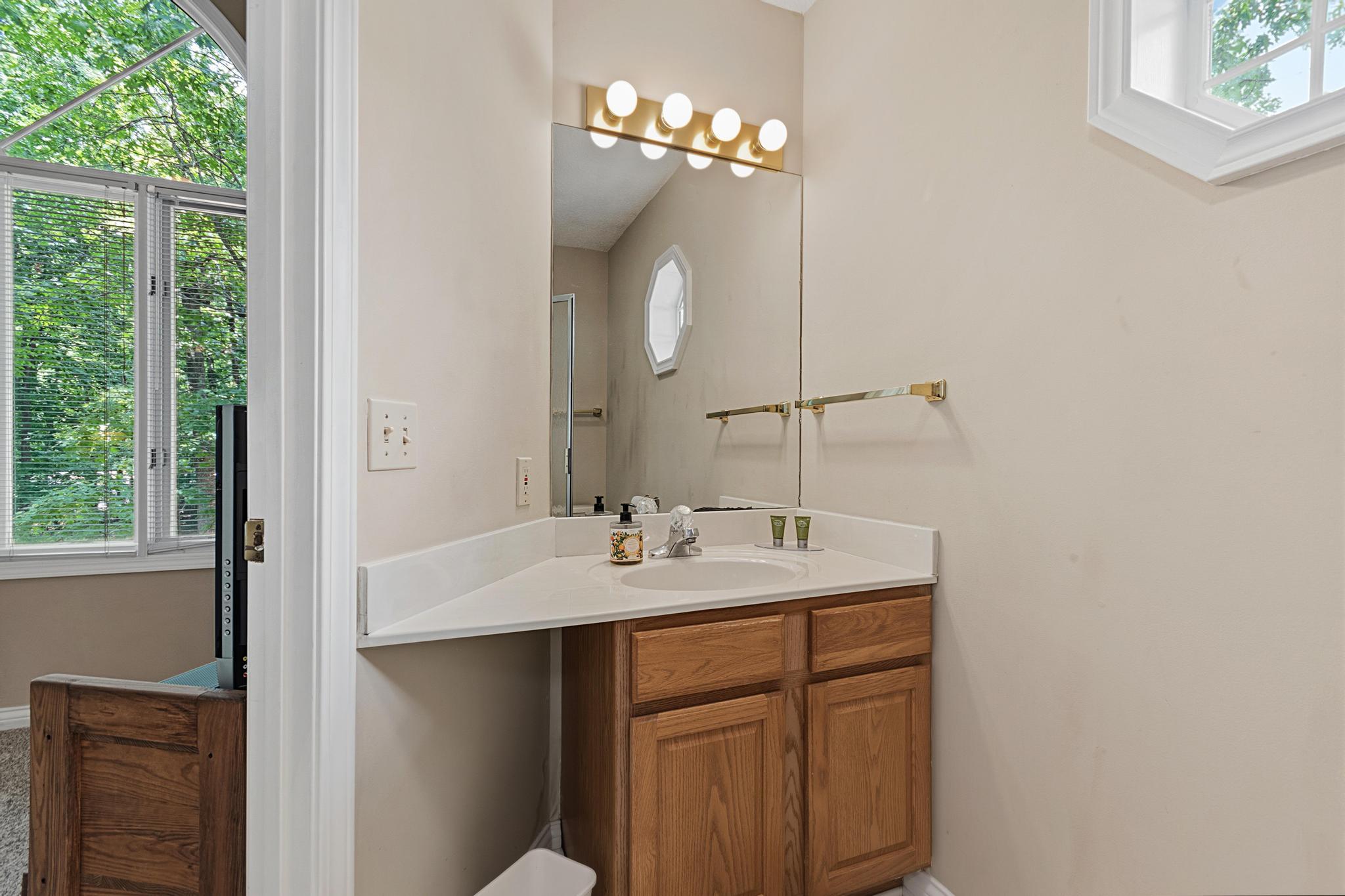 207 Hursthaven Court Property Photo 19
