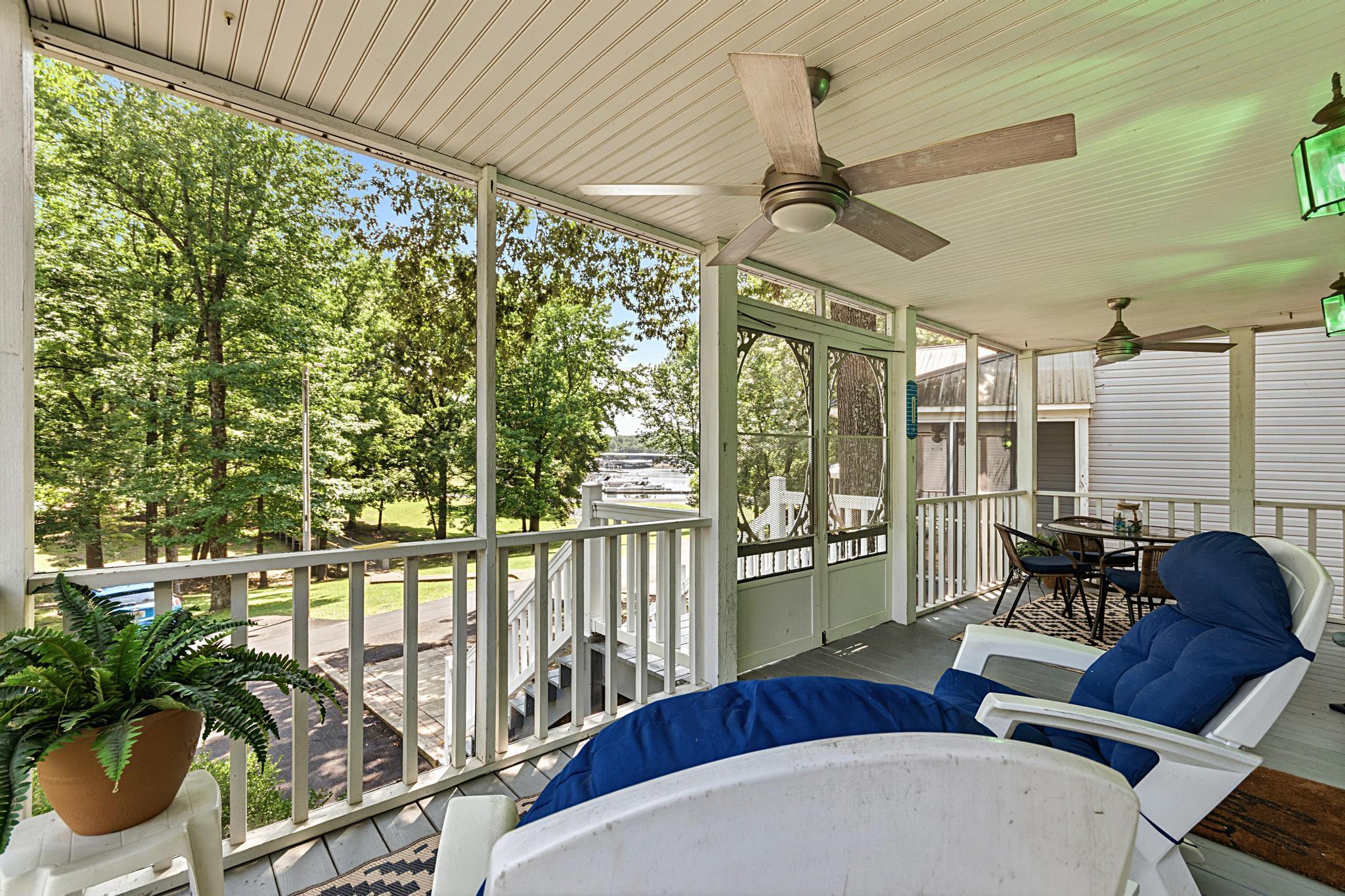 207 Hursthaven Court Property Photo 25