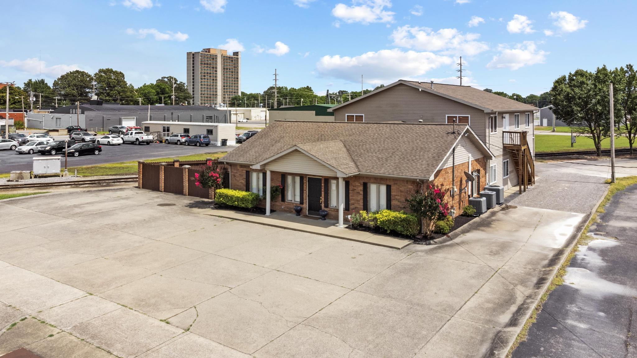 1114 Broadway Street Property Photo 3