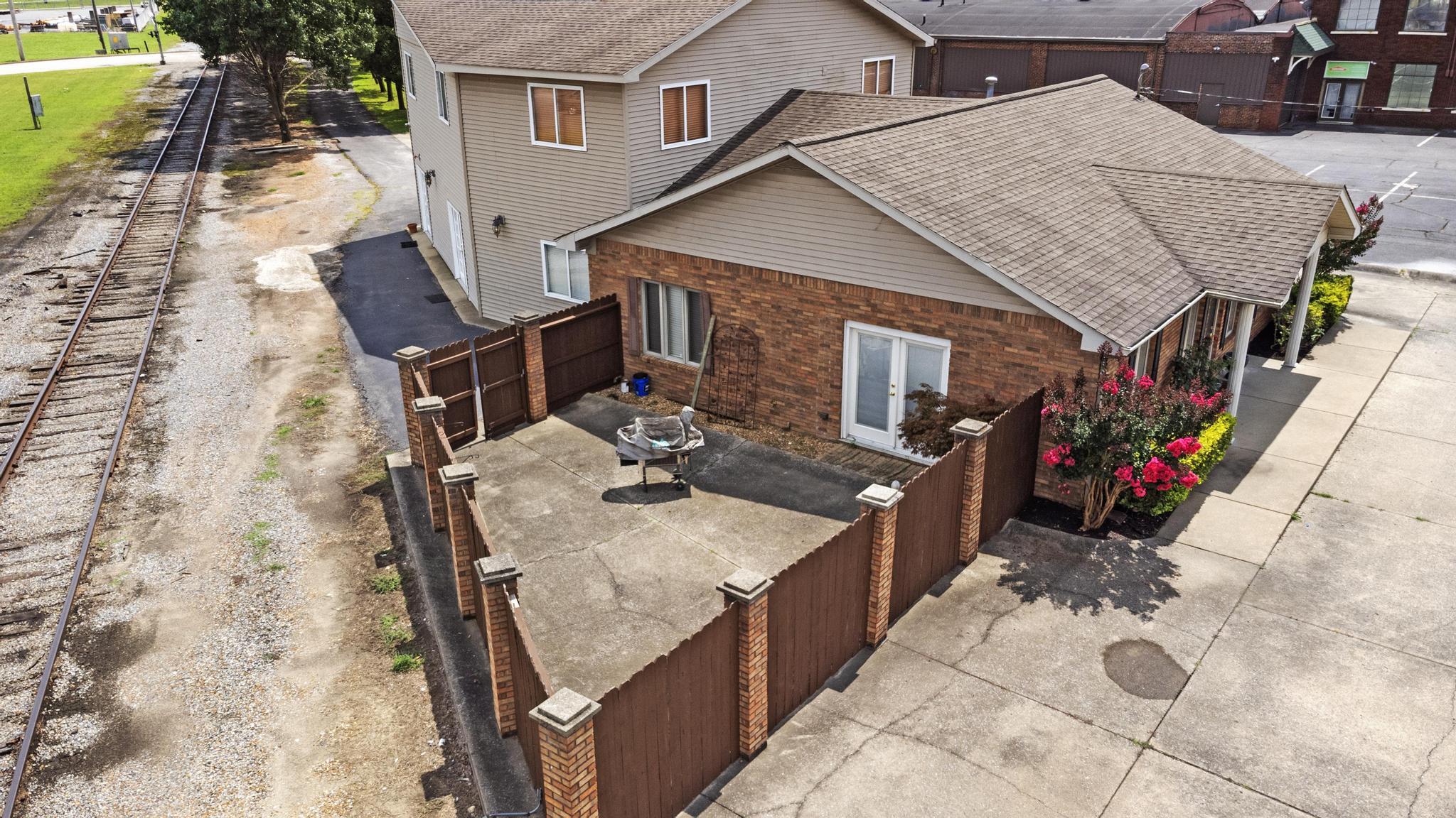 1114 Broadway Street Property Photo 5