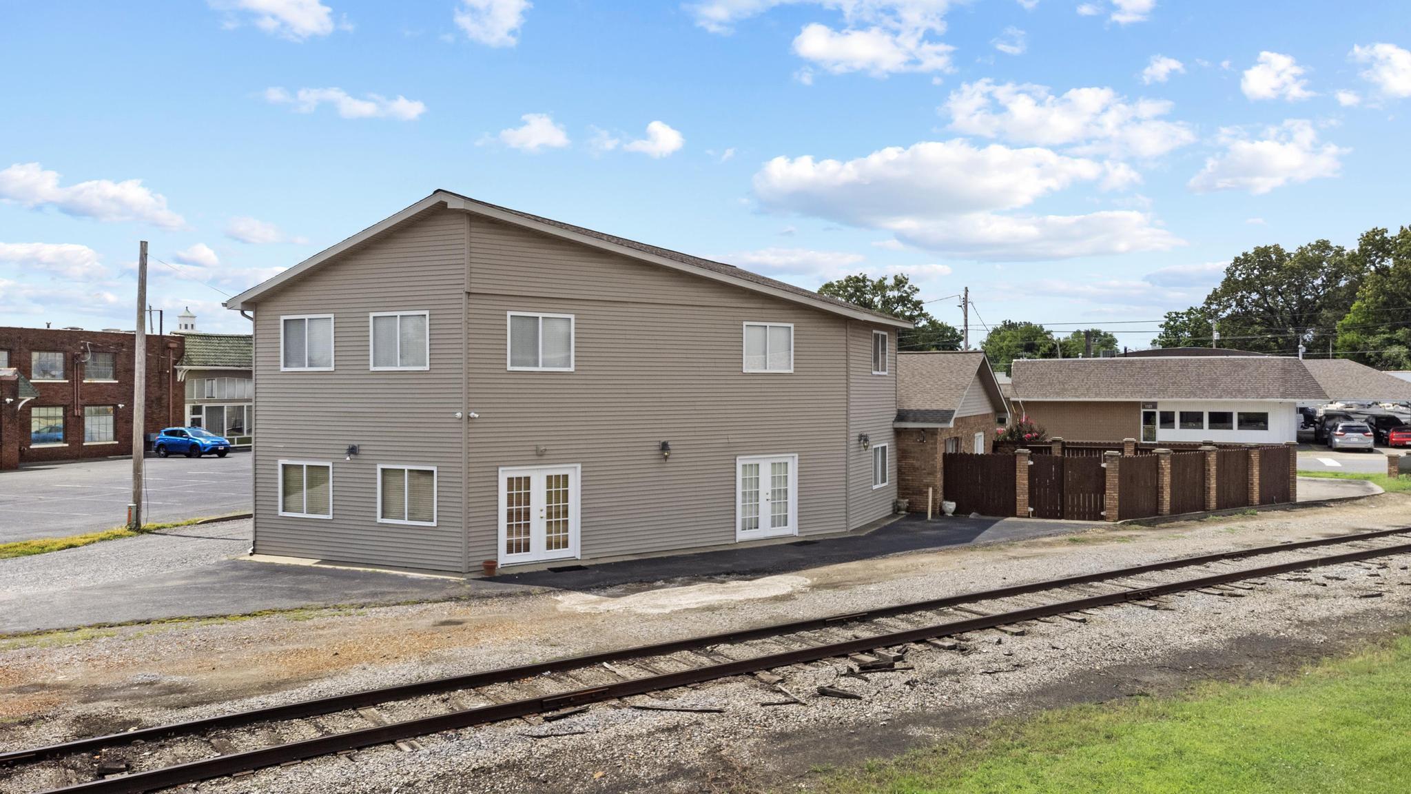 1114 Broadway Street Property Photo 6