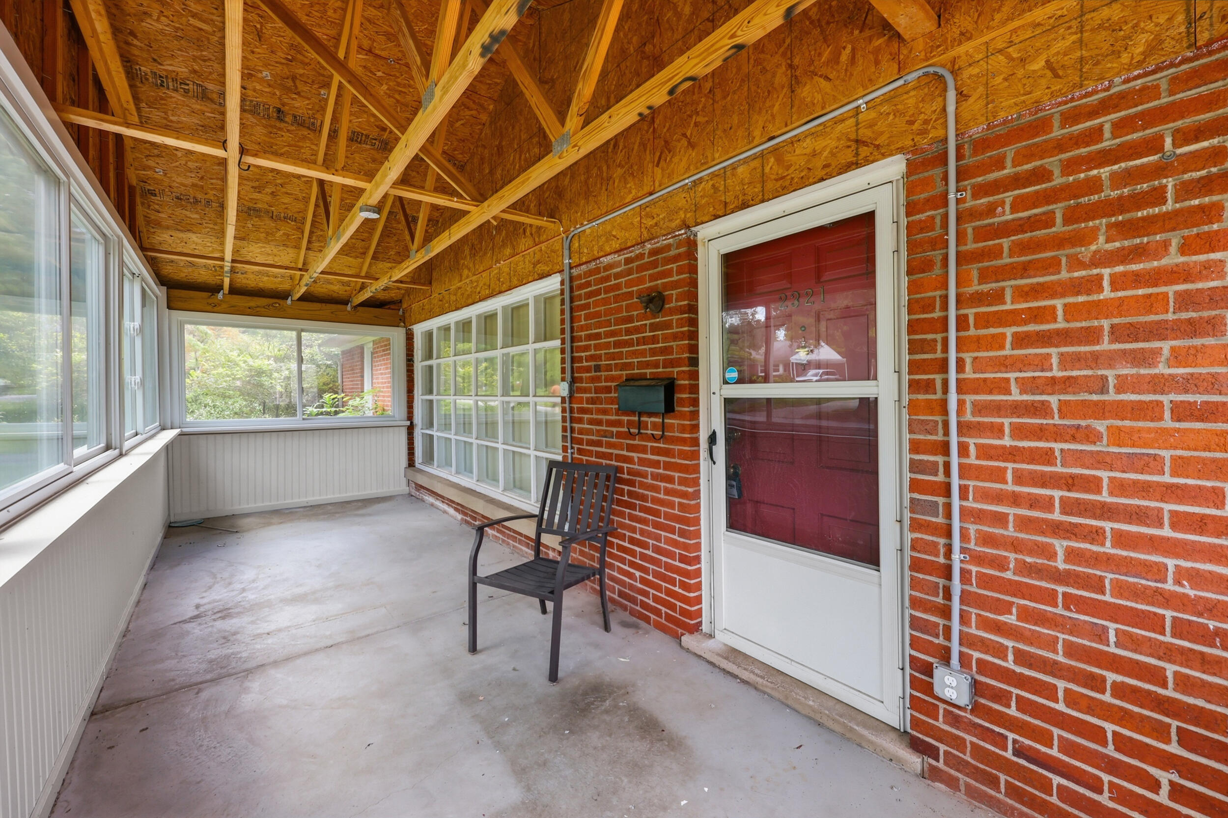 2321 Southview Drive Property Photo 4