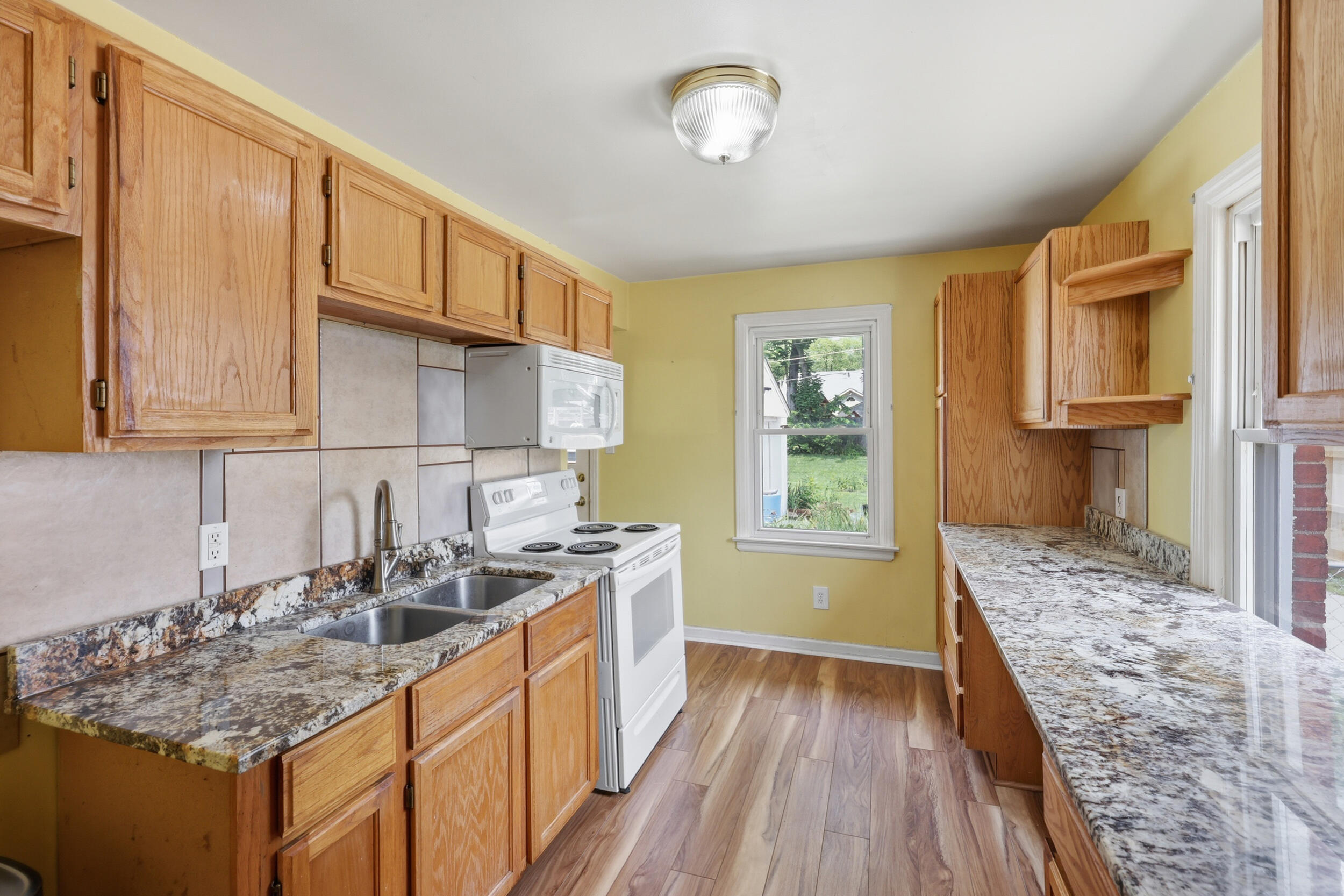 2321 Southview Drive Property Photo 8