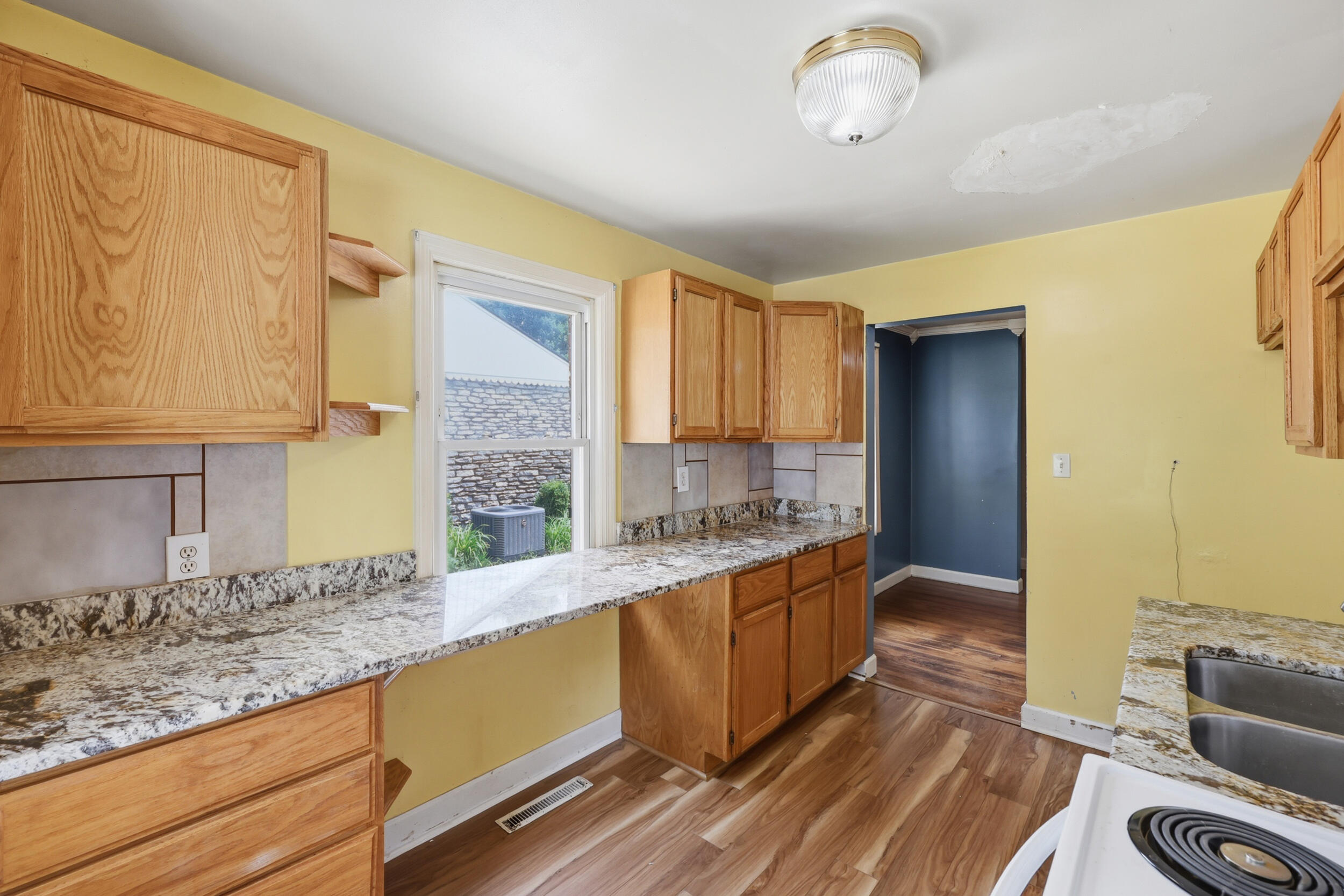 2321 Southview Drive Property Photo 10