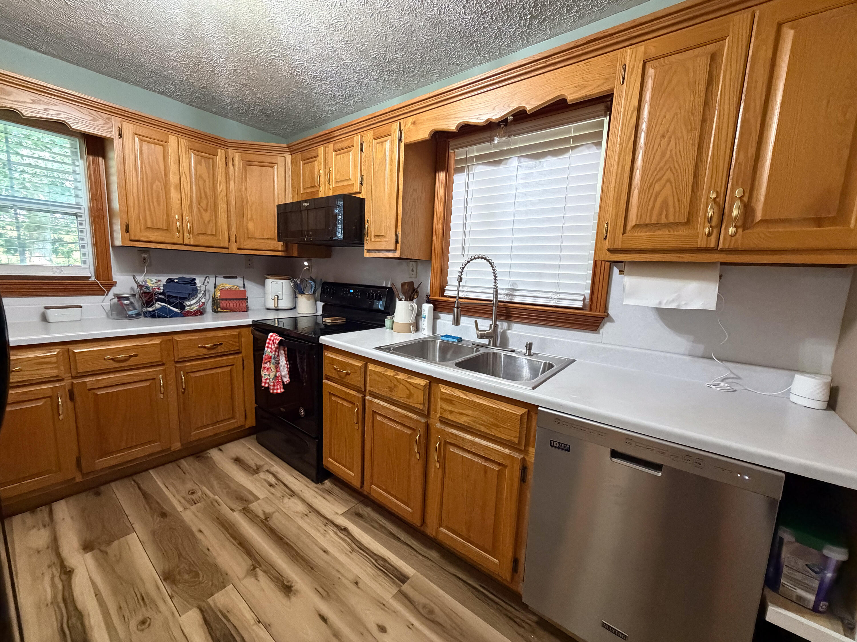285 Von Linger Lane Property Photo 6
