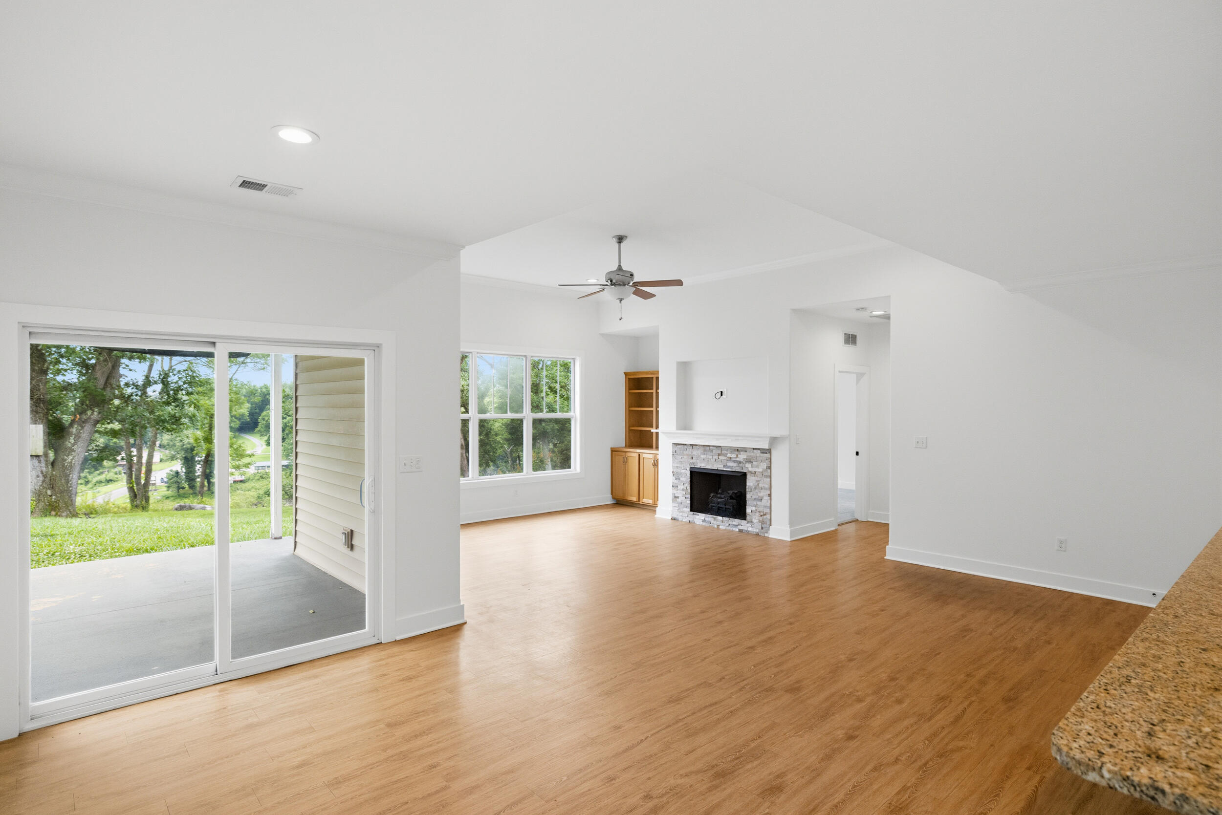 370 Persimmon Way Property Photo 12
