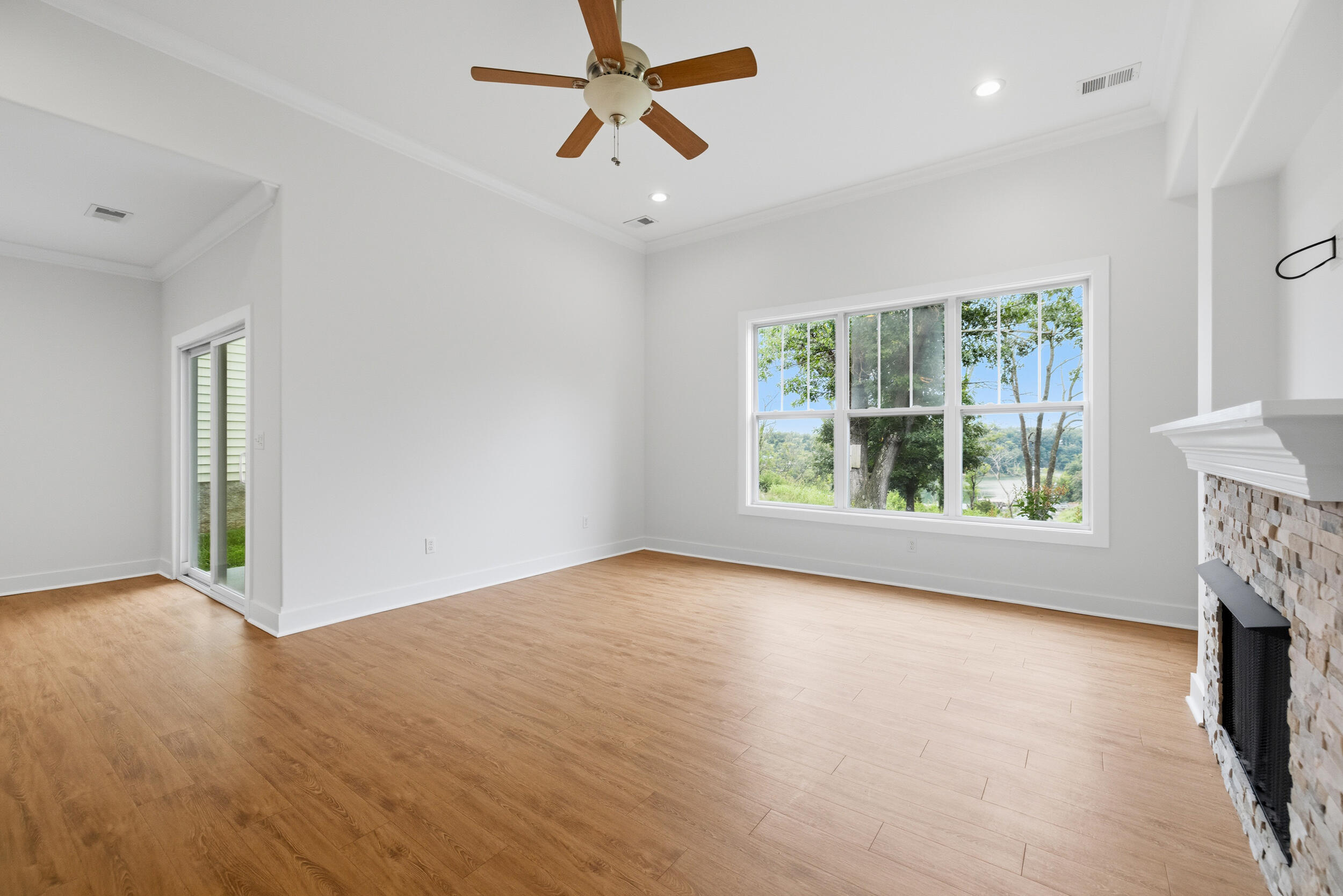 370 Persimmon Way Property Photo 13
