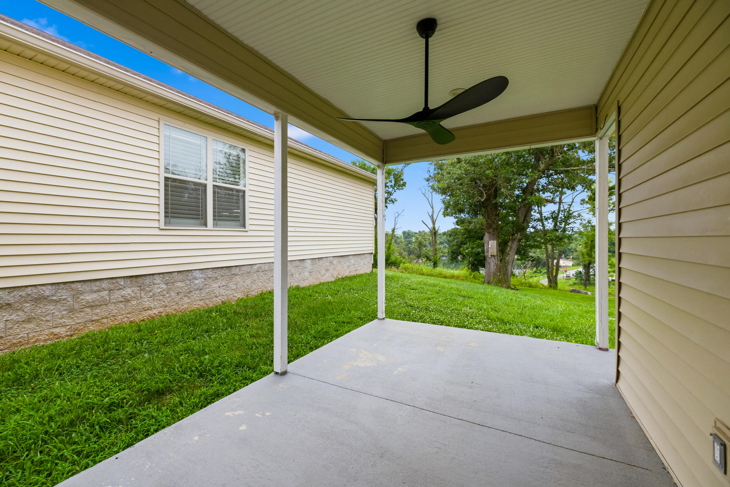 370 Persimmon Way Property Photo 32