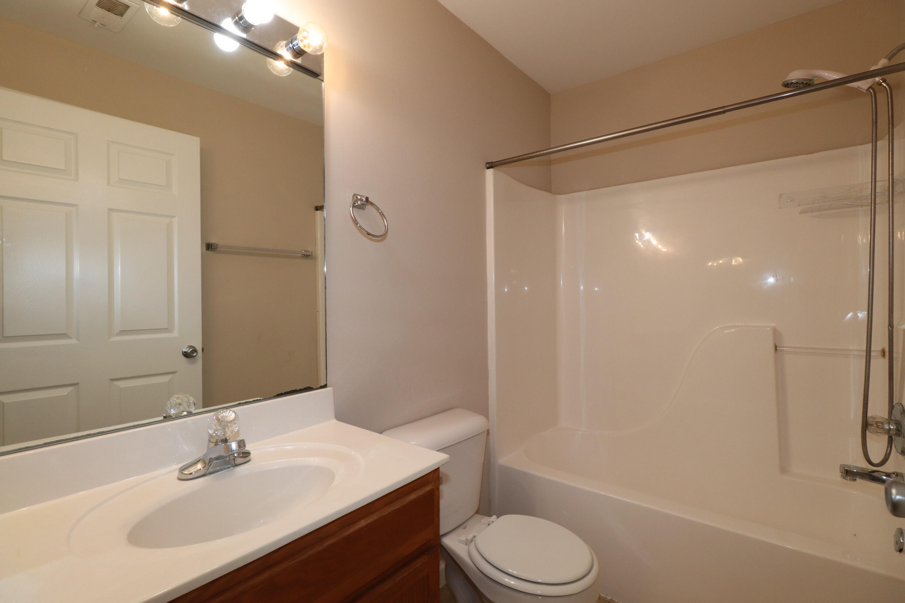 403 John Sutherland Drive Property Photo 7