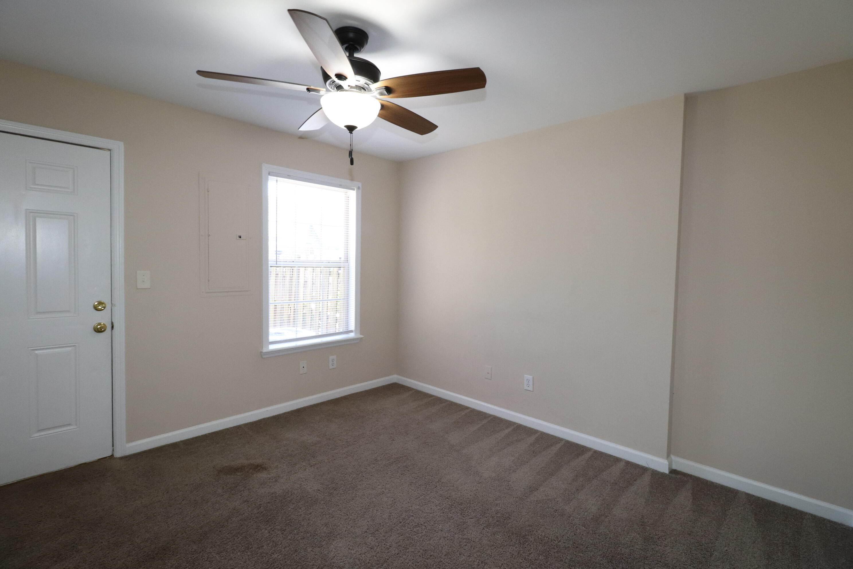 403 John Sutherland Drive Property Photo 8