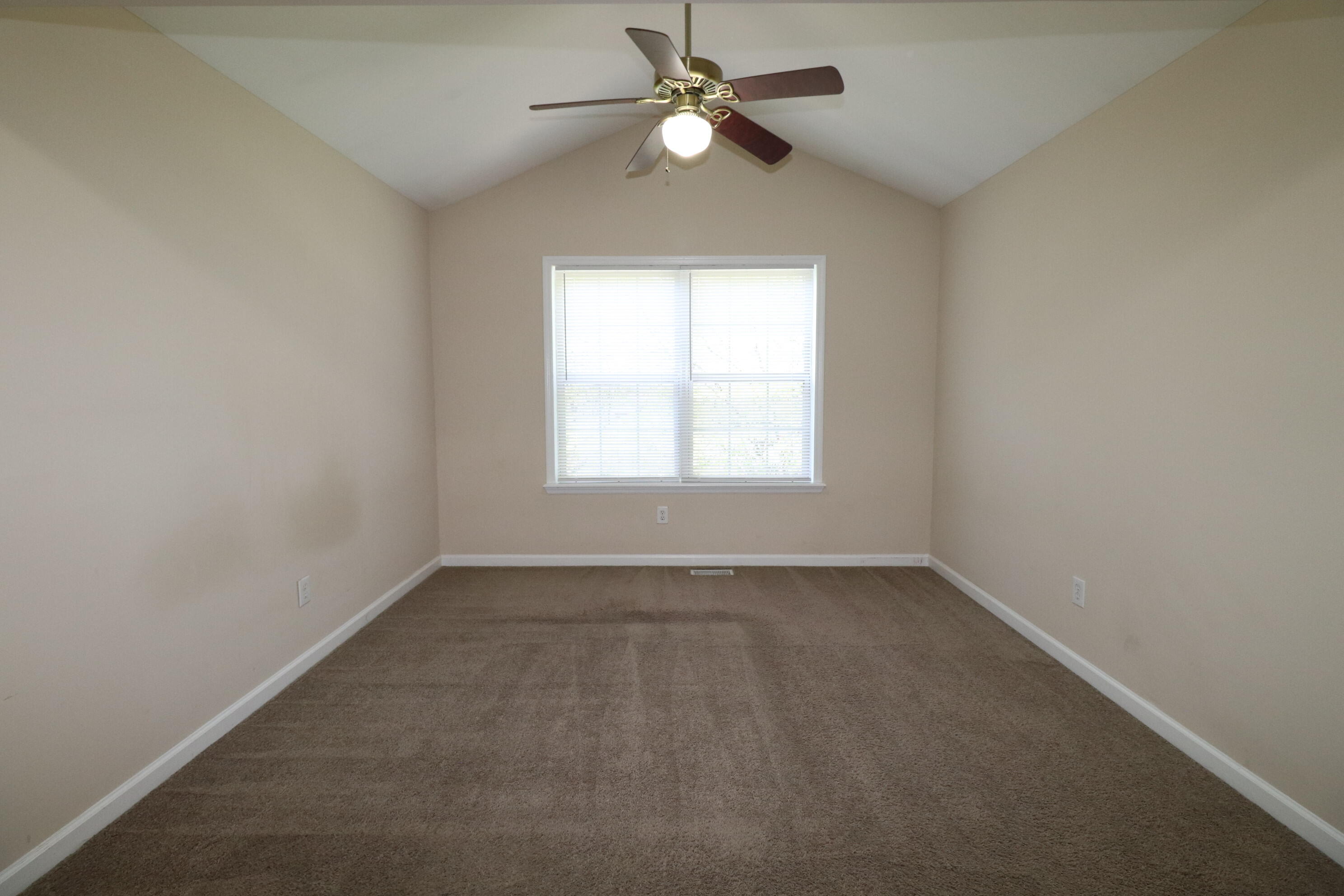 403 John Sutherland Drive Property Photo 14
