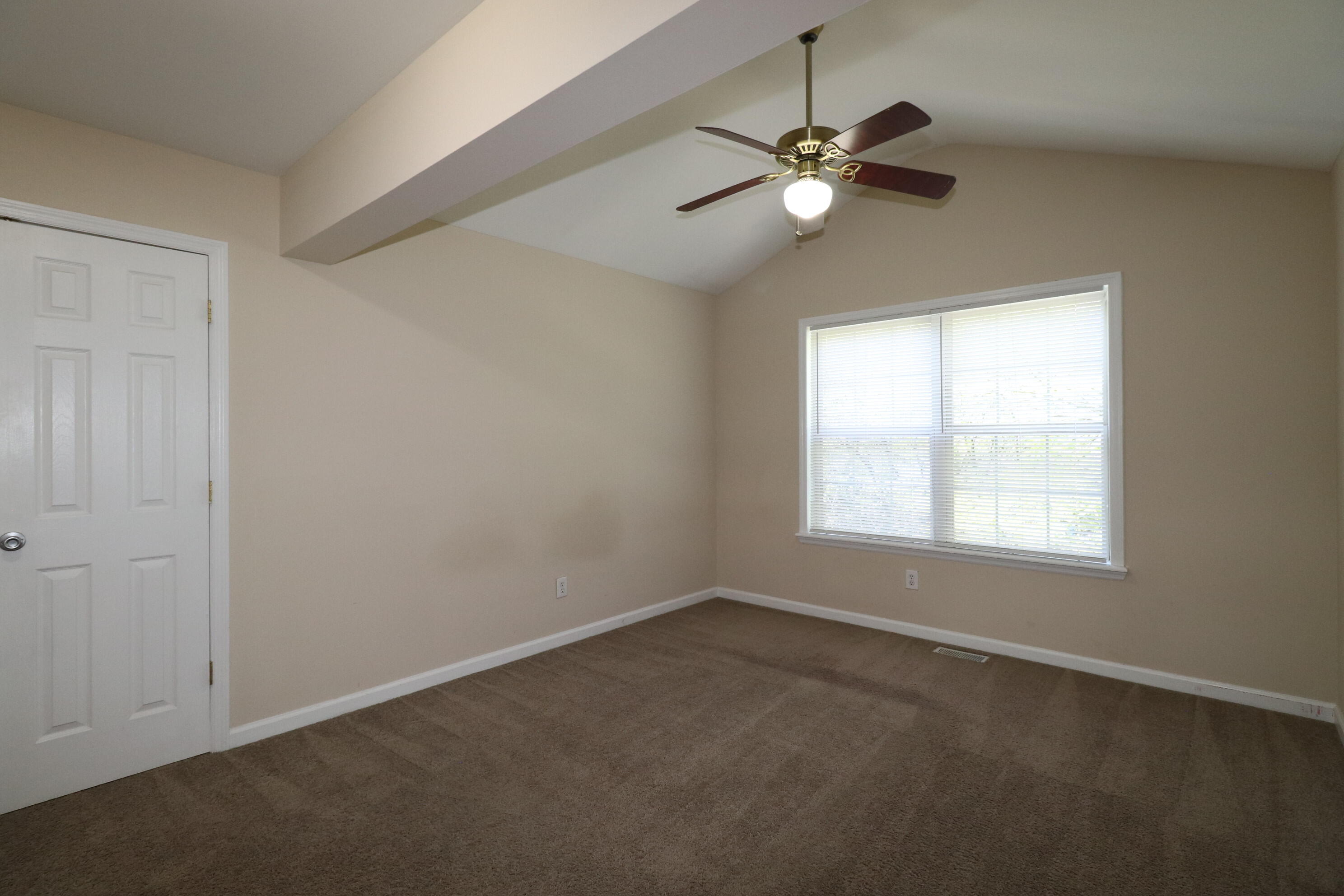 403 John Sutherland Drive Property Photo 15