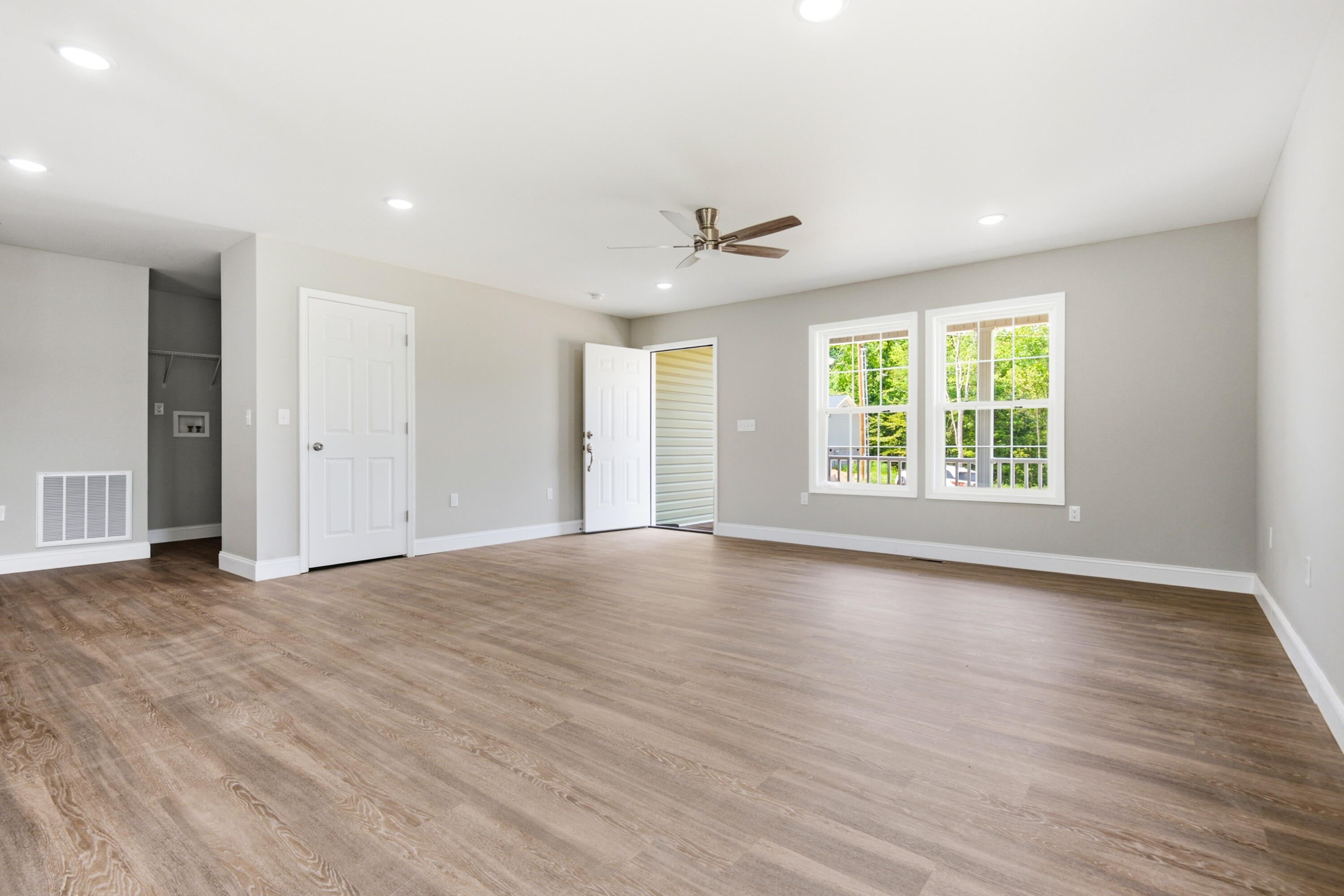 69 Whispering Oaks Lane Property Photo 8
