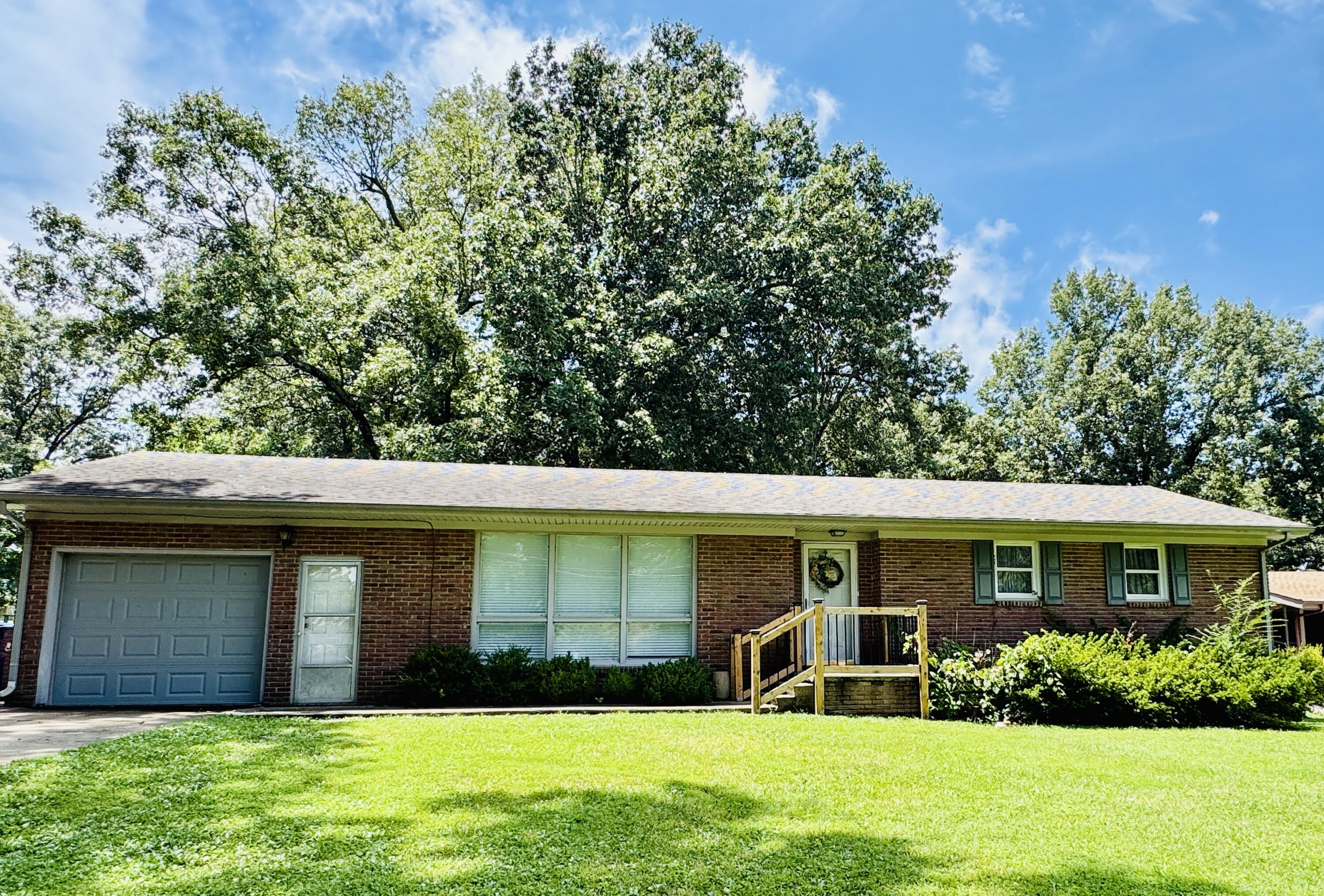 1728 Sycamore Drive Property Photo 1
