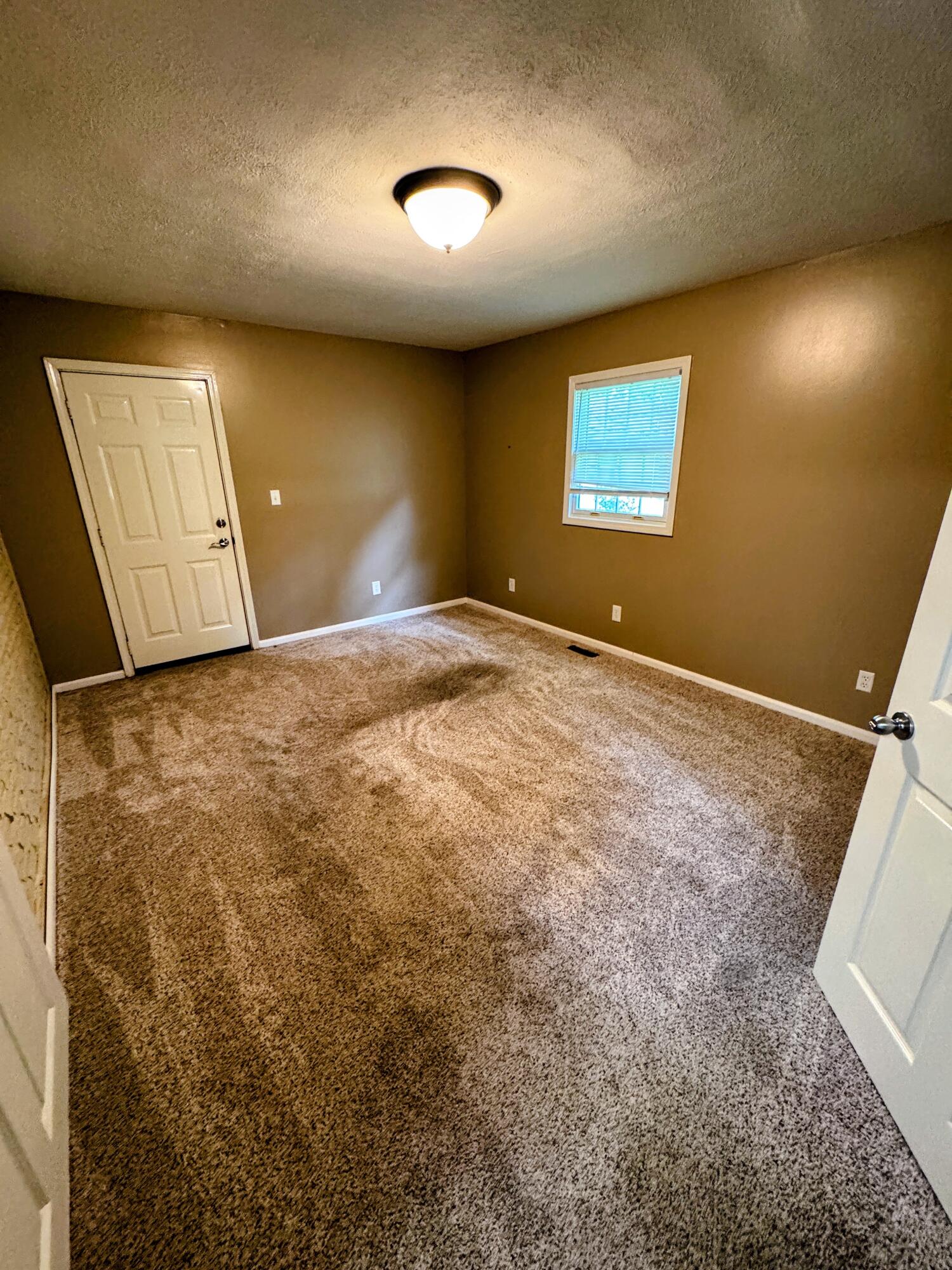 1728 Sycamore Drive Property Photo 6