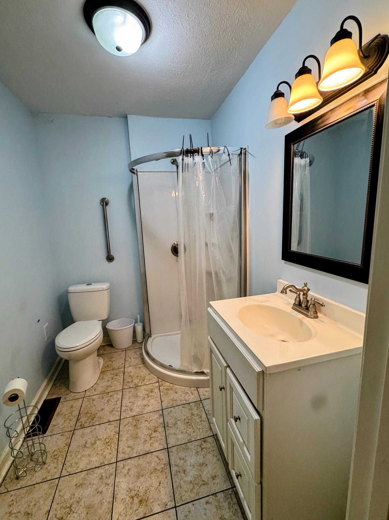 1728 Sycamore Drive Property Photo 7