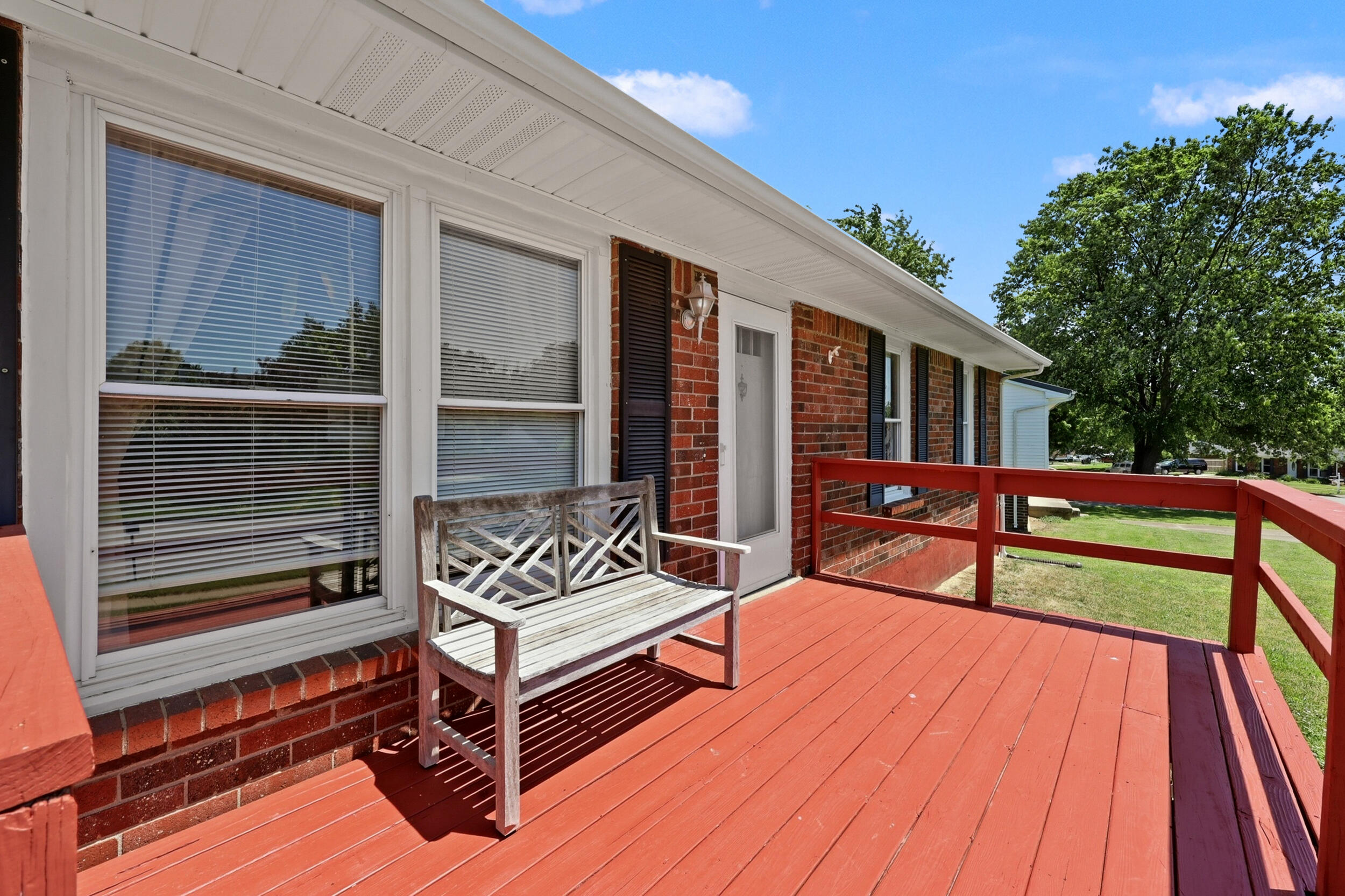 219 Mount Vernon Drive Property Photo 2
