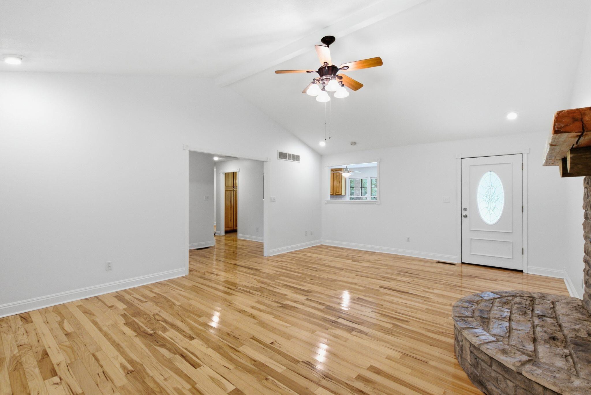 1077 Hammonds Creek Road Property Photo 11