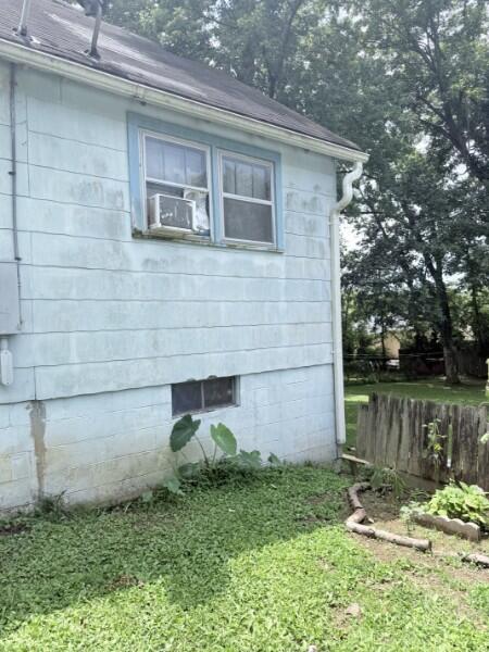 105 N Fowler Avenue Property Photo 1