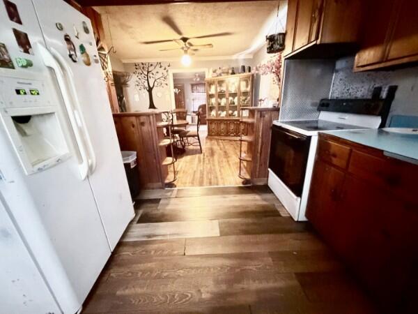 105 N Fowler Avenue Property Photo 12