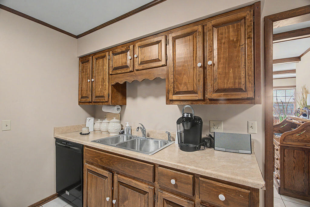 2671 Pembroke Road Property Photo 5