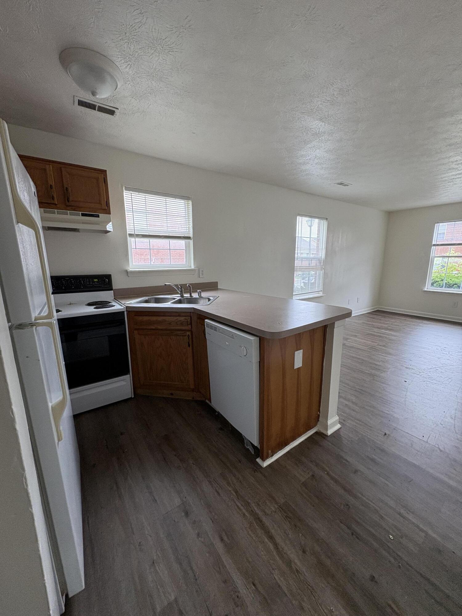 2016 Cornerstone Drive 2 Property Photo 5