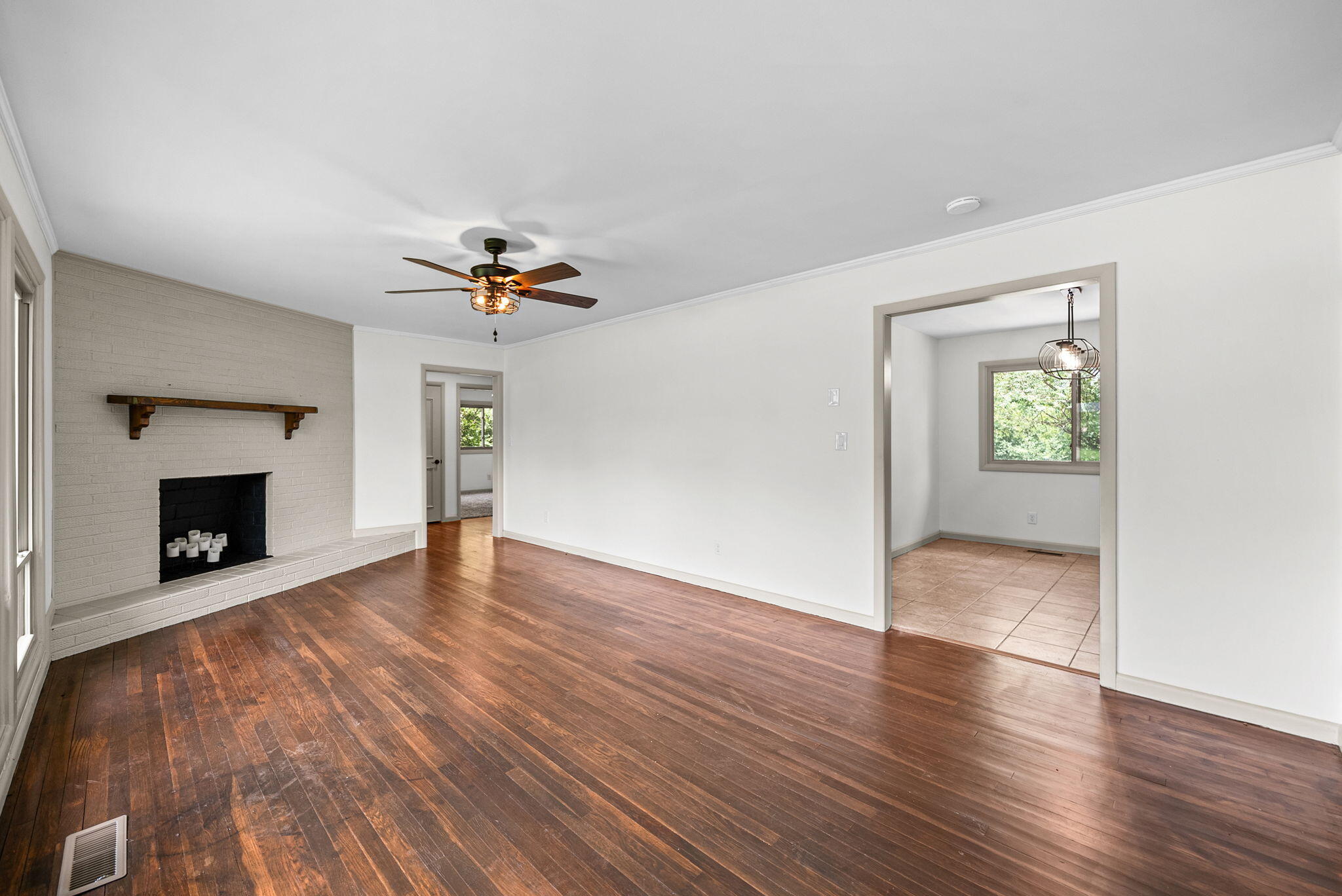 2728 Clinton Circle Property Photo 5