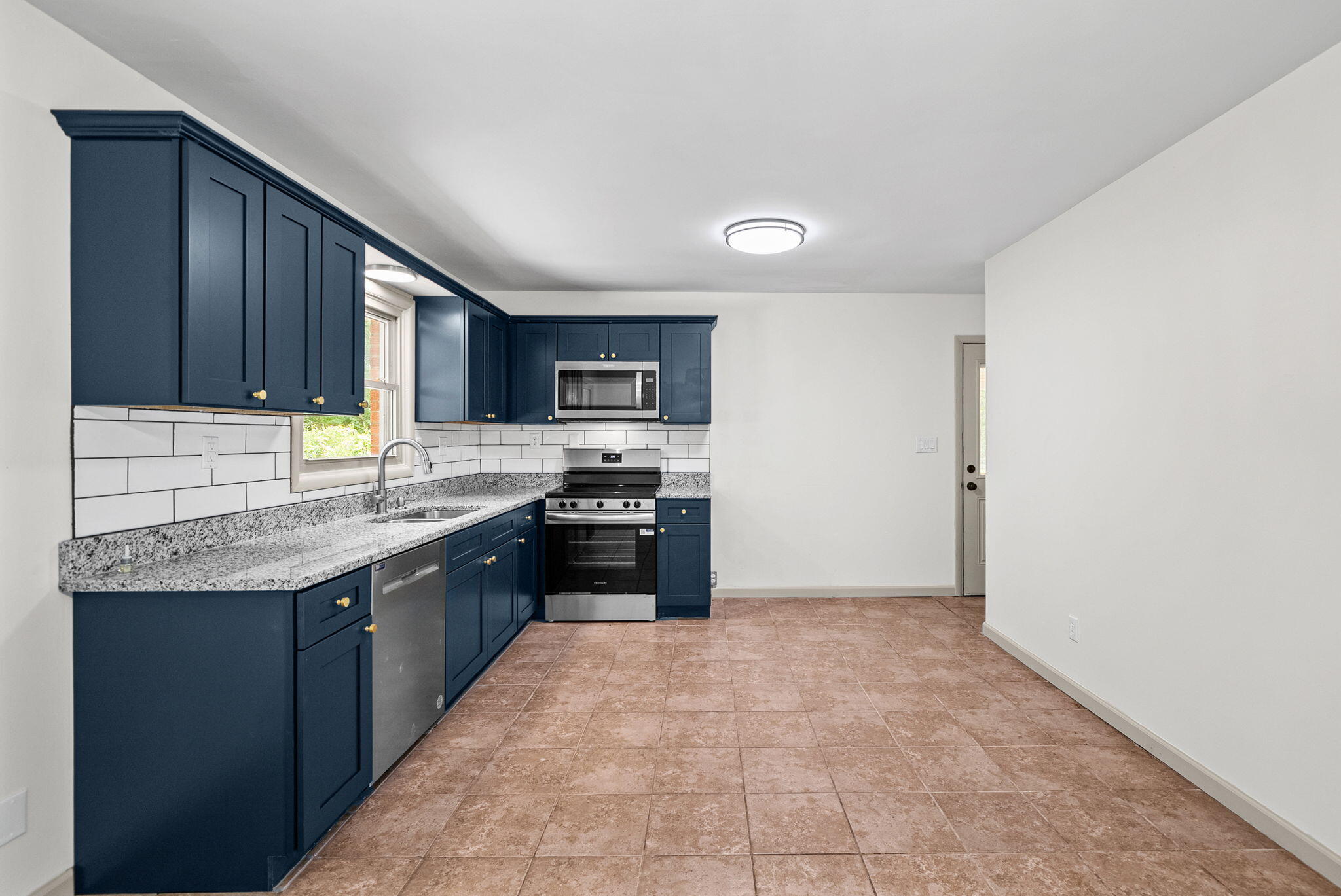 2728 Clinton Circle Property Photo 11