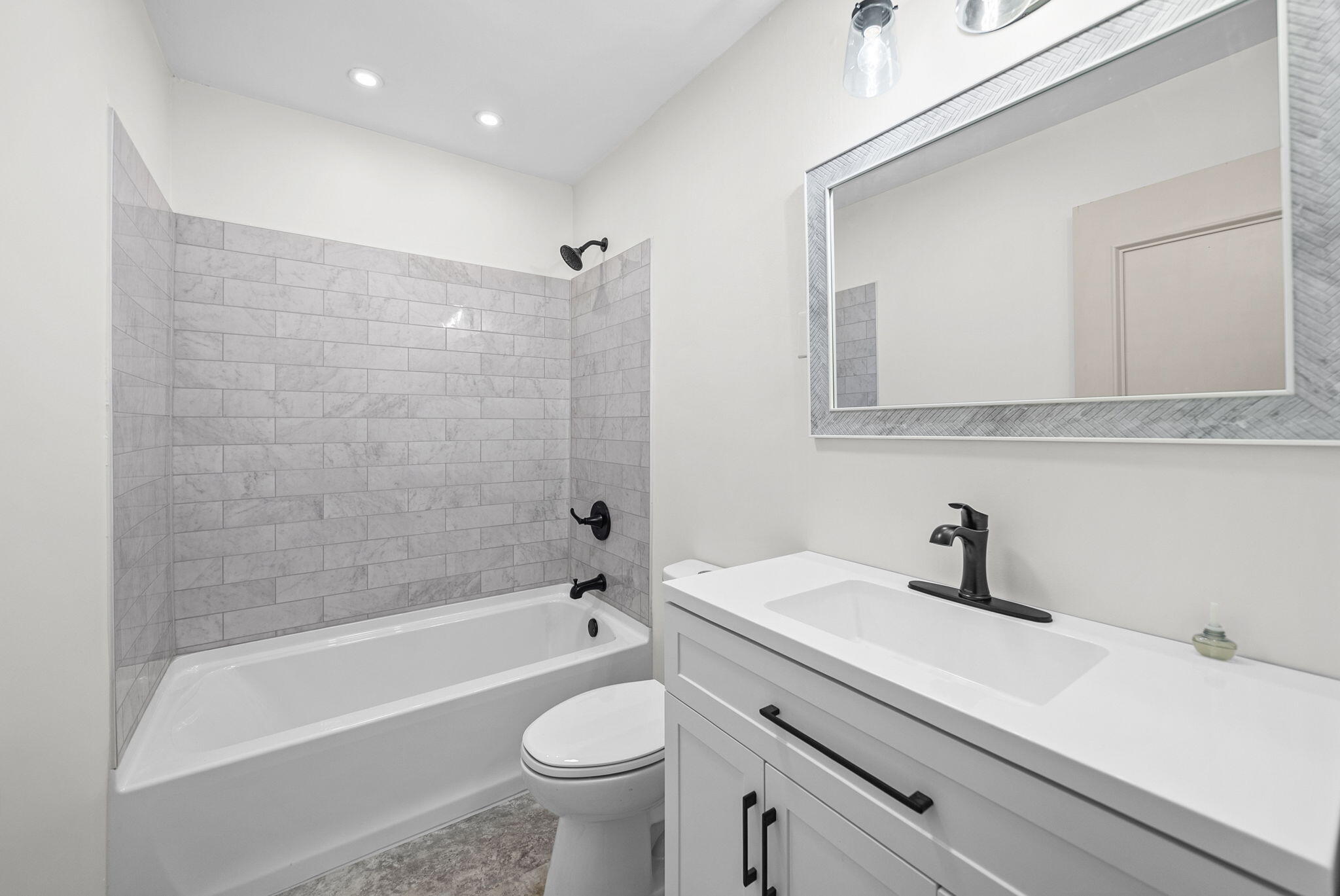 2728 Clinton Circle Property Photo 21