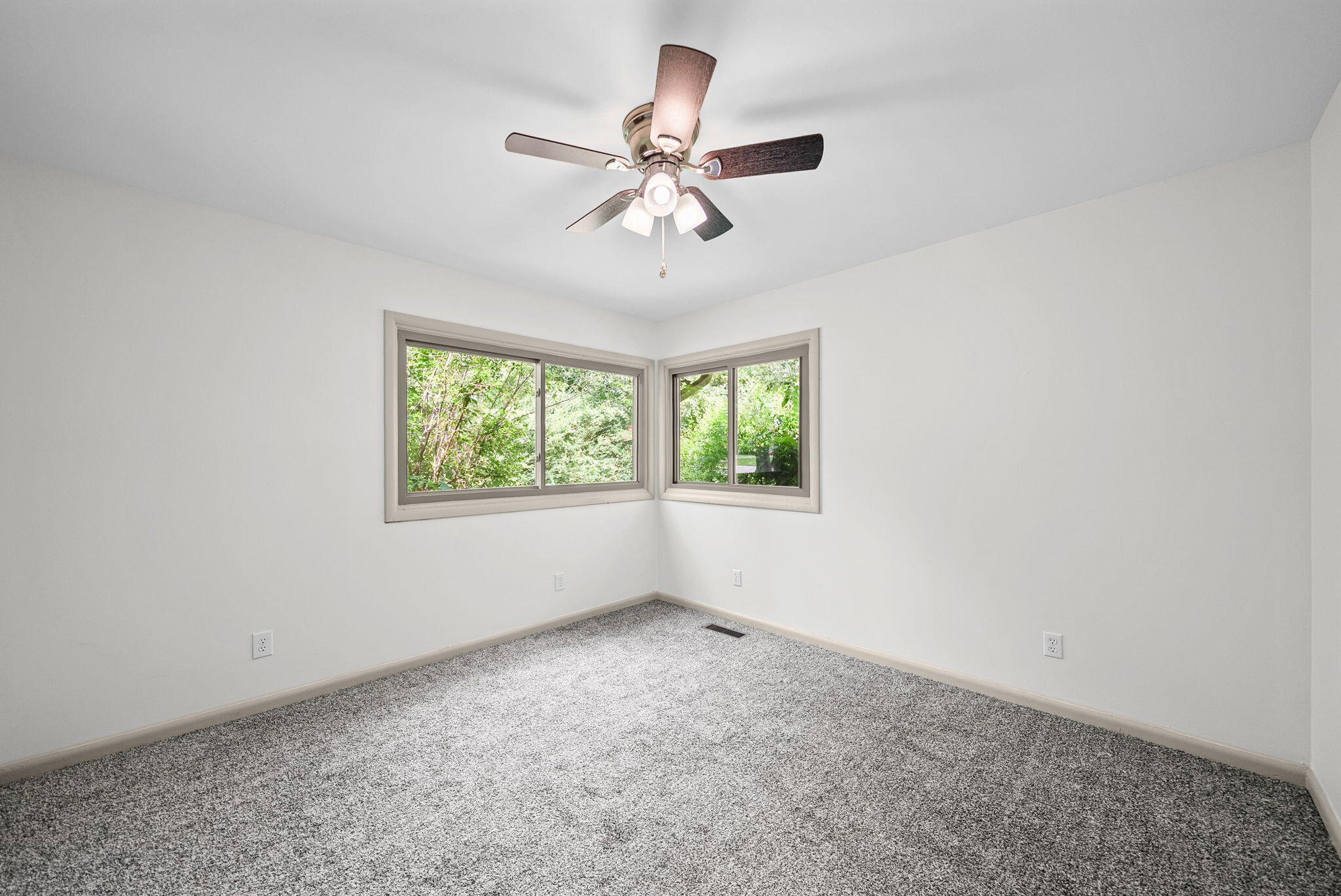2728 Clinton Circle Property Photo 22