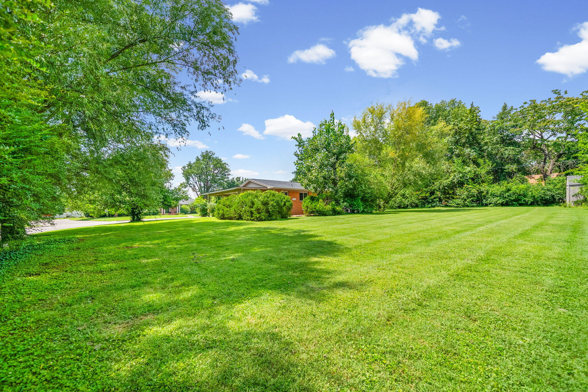 2728 Clinton Circle Property Photo 31