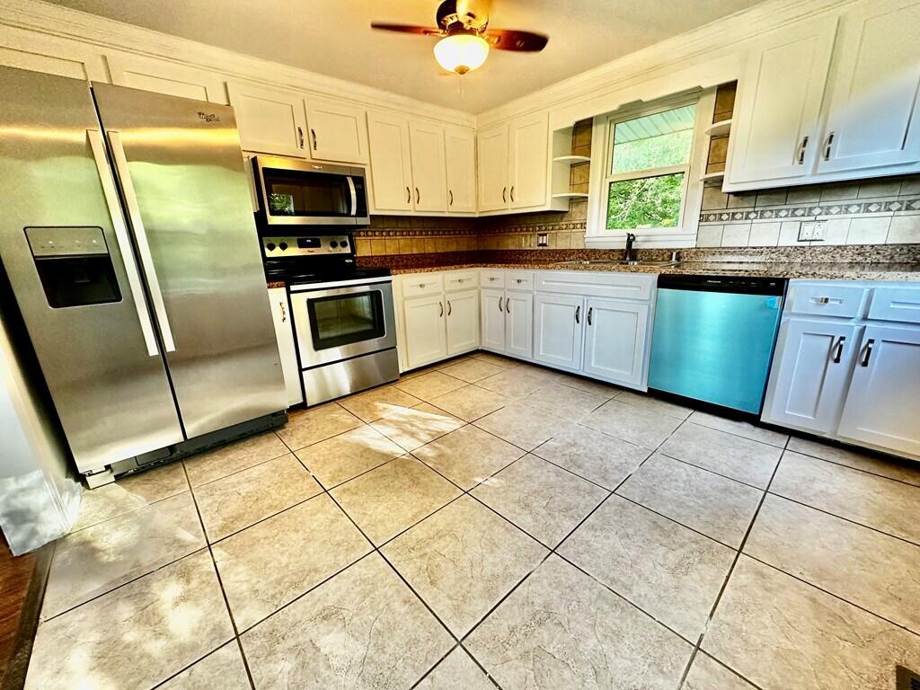 3405 Madisonville Road Property Photo 6