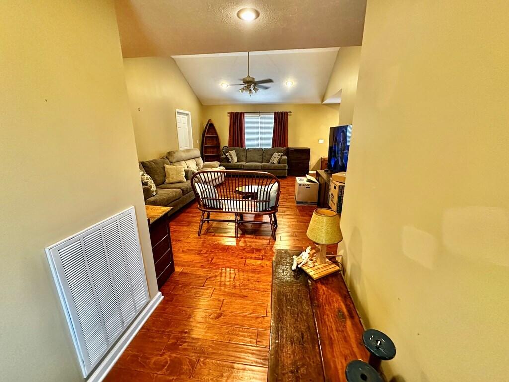 224 Benjamin Lane Property Photo 2