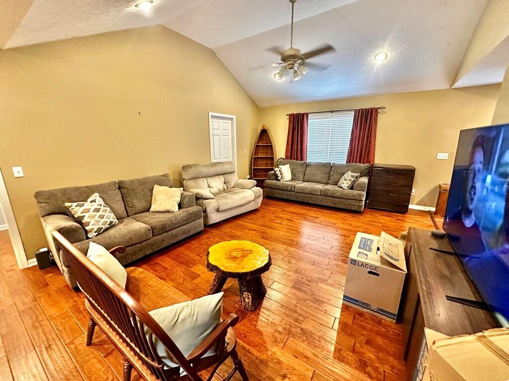 224 Benjamin Lane Property Photo 4
