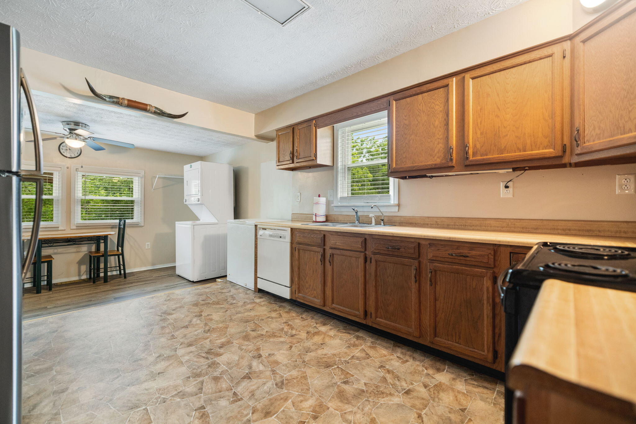 47 Hughes Avenue Property Photo 39