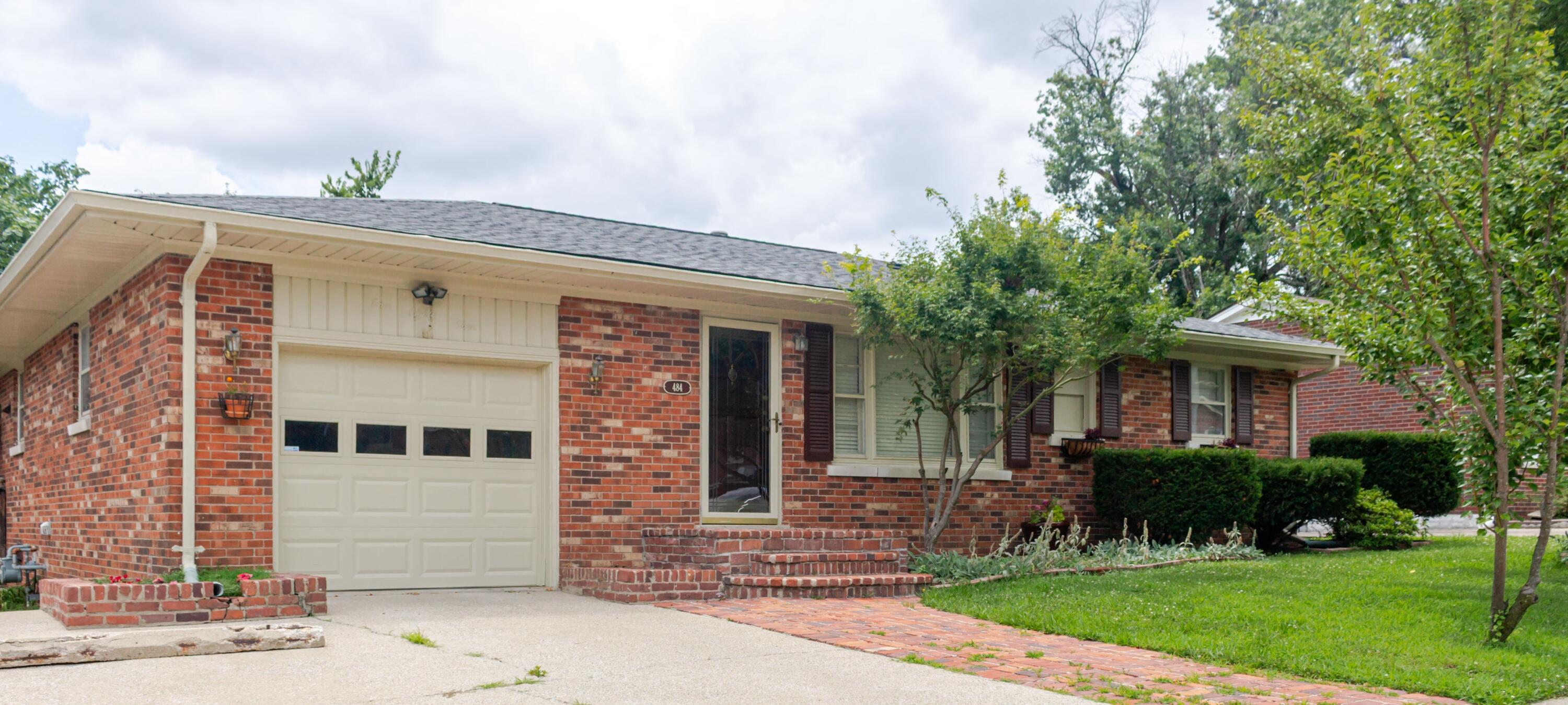 484 Wanstead Way Property Photo 1