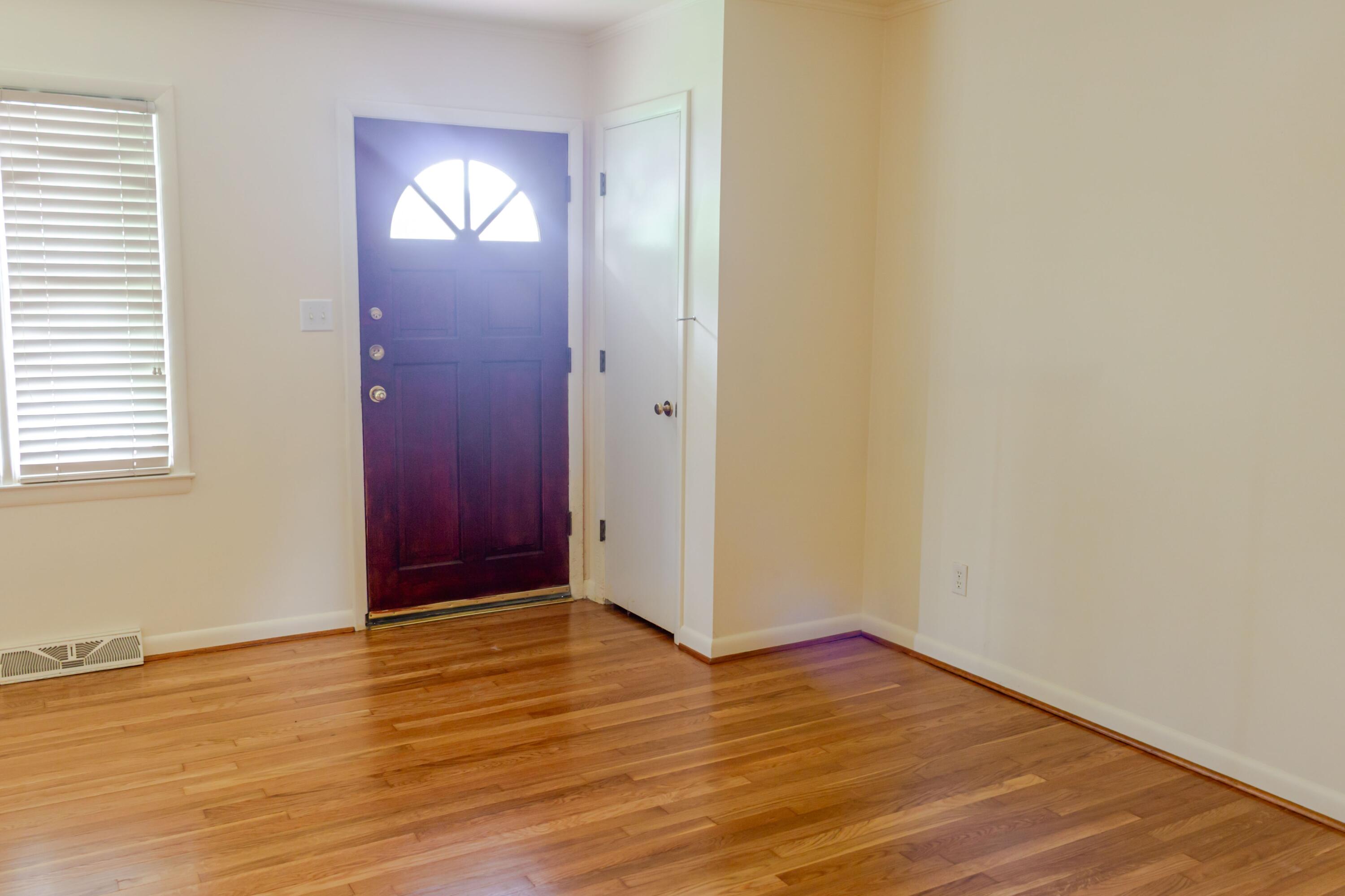 484 Wanstead Way Property Photo 13