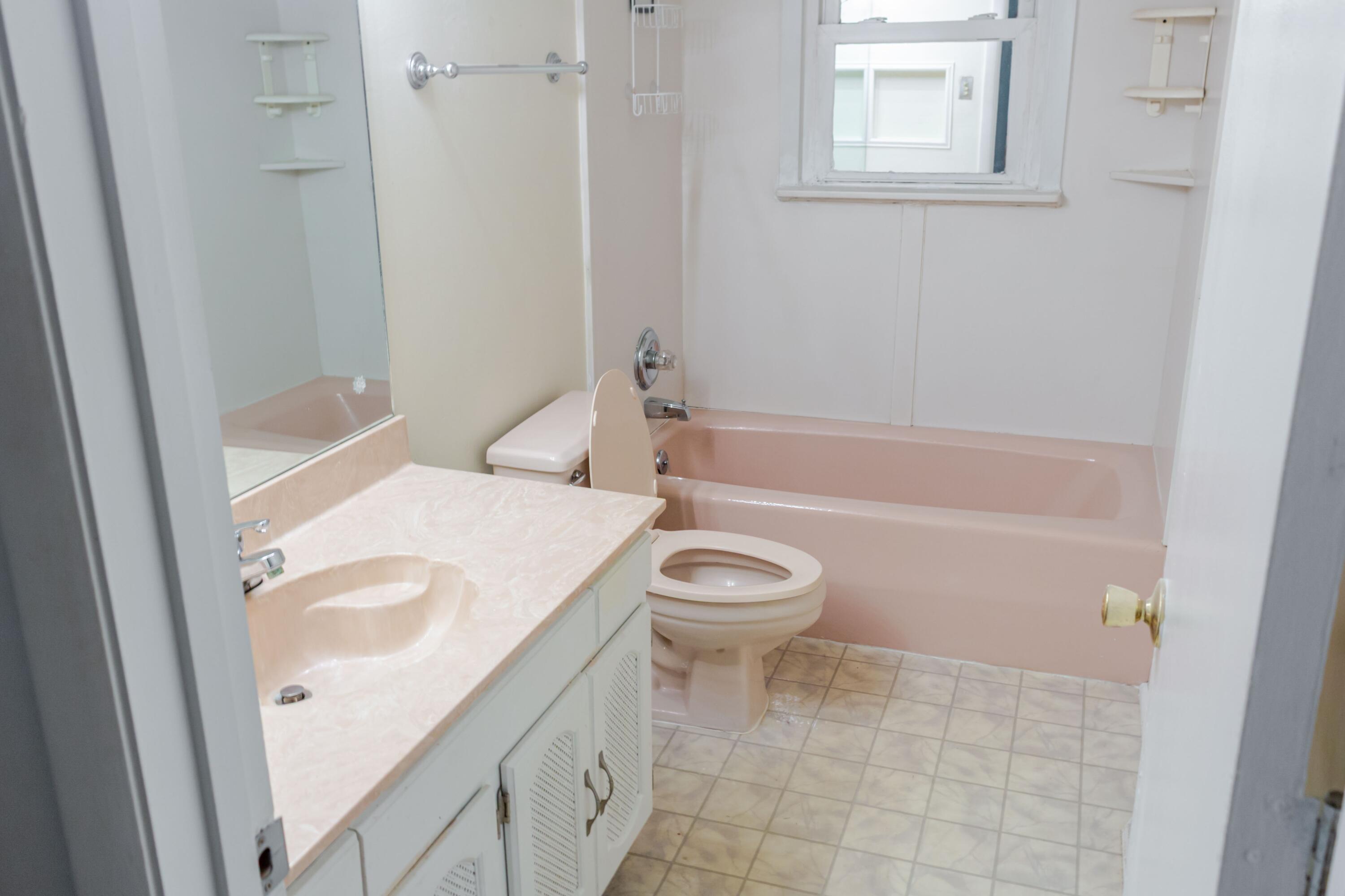 484 Wanstead Way Property Photo 16
