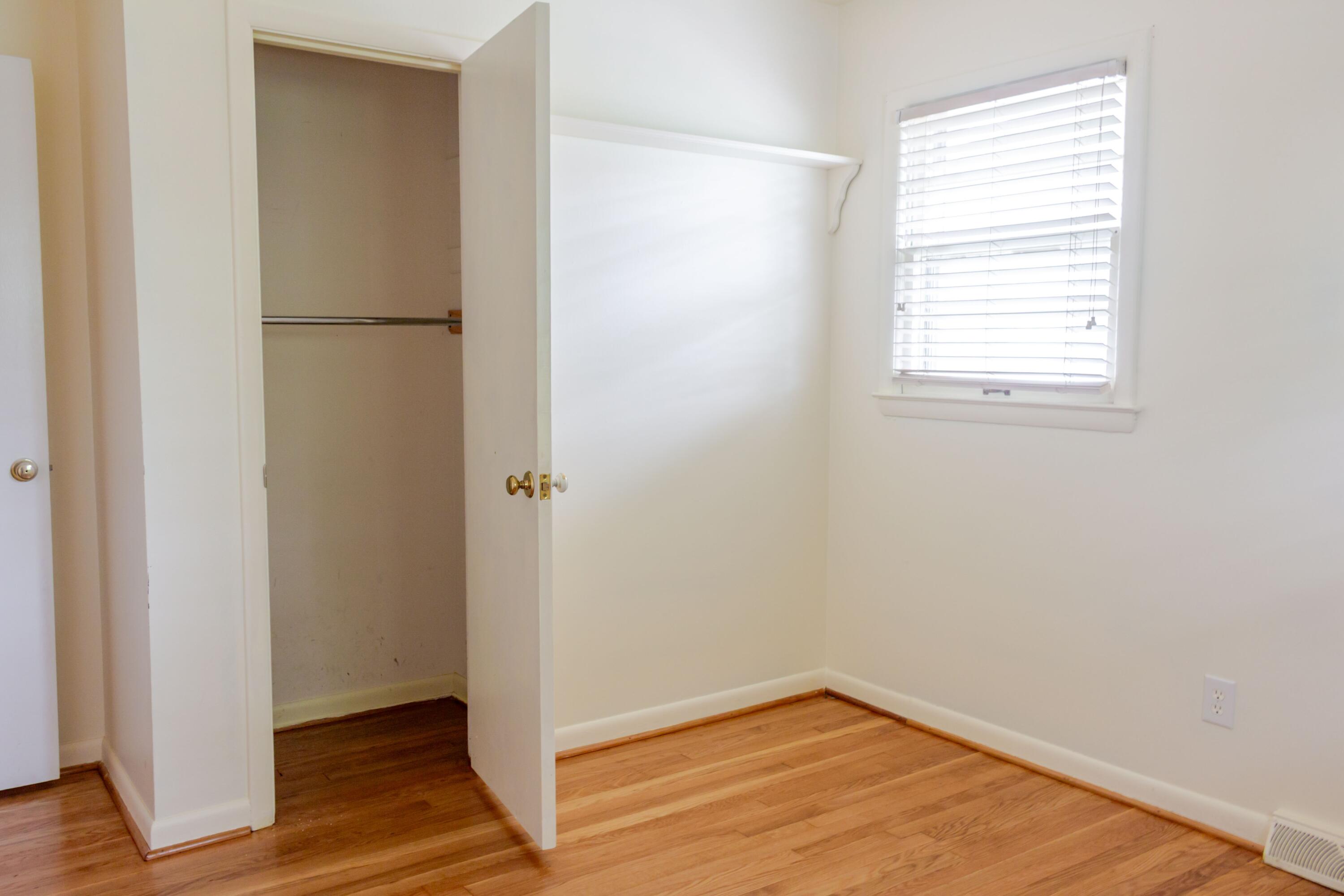 484 Wanstead Way Property Photo 17