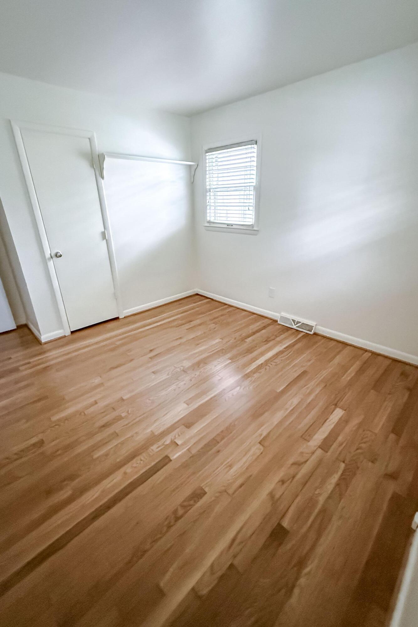 484 Wanstead Way Property Photo 27