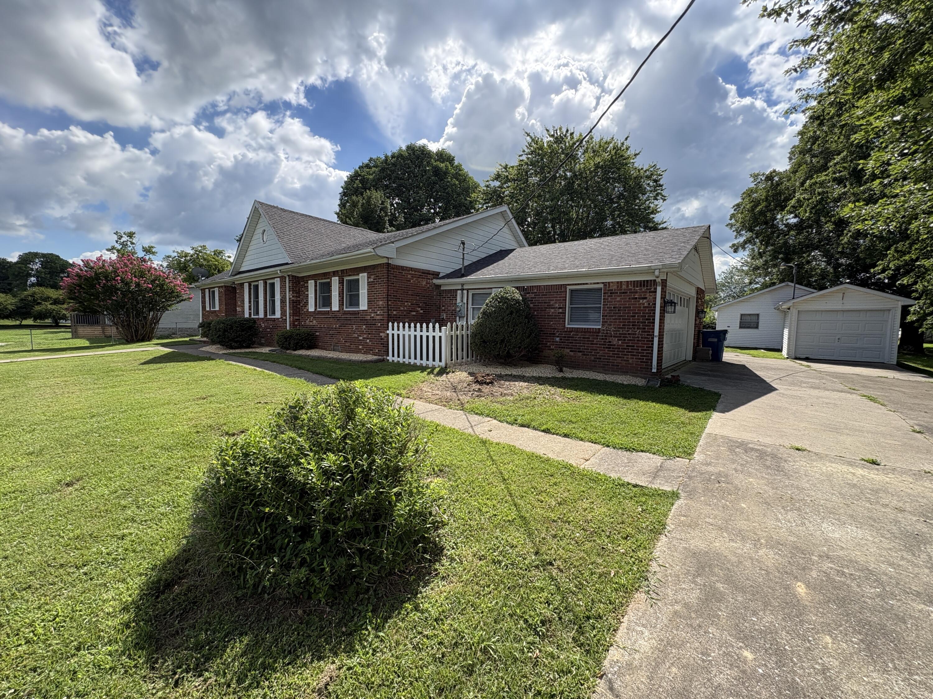 123 Willett Street Property Photo 3