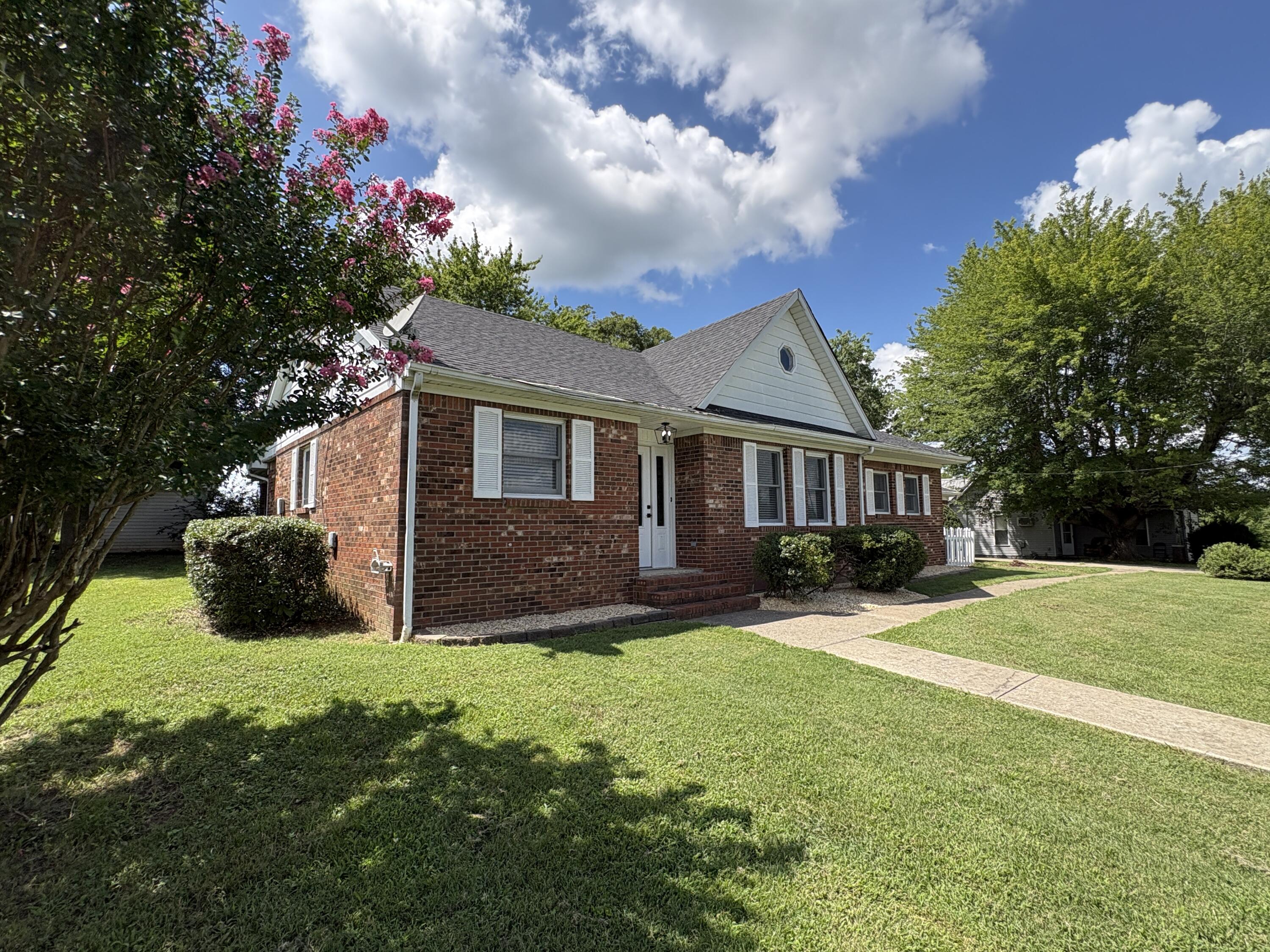 123 Willett Street Property Photo 4