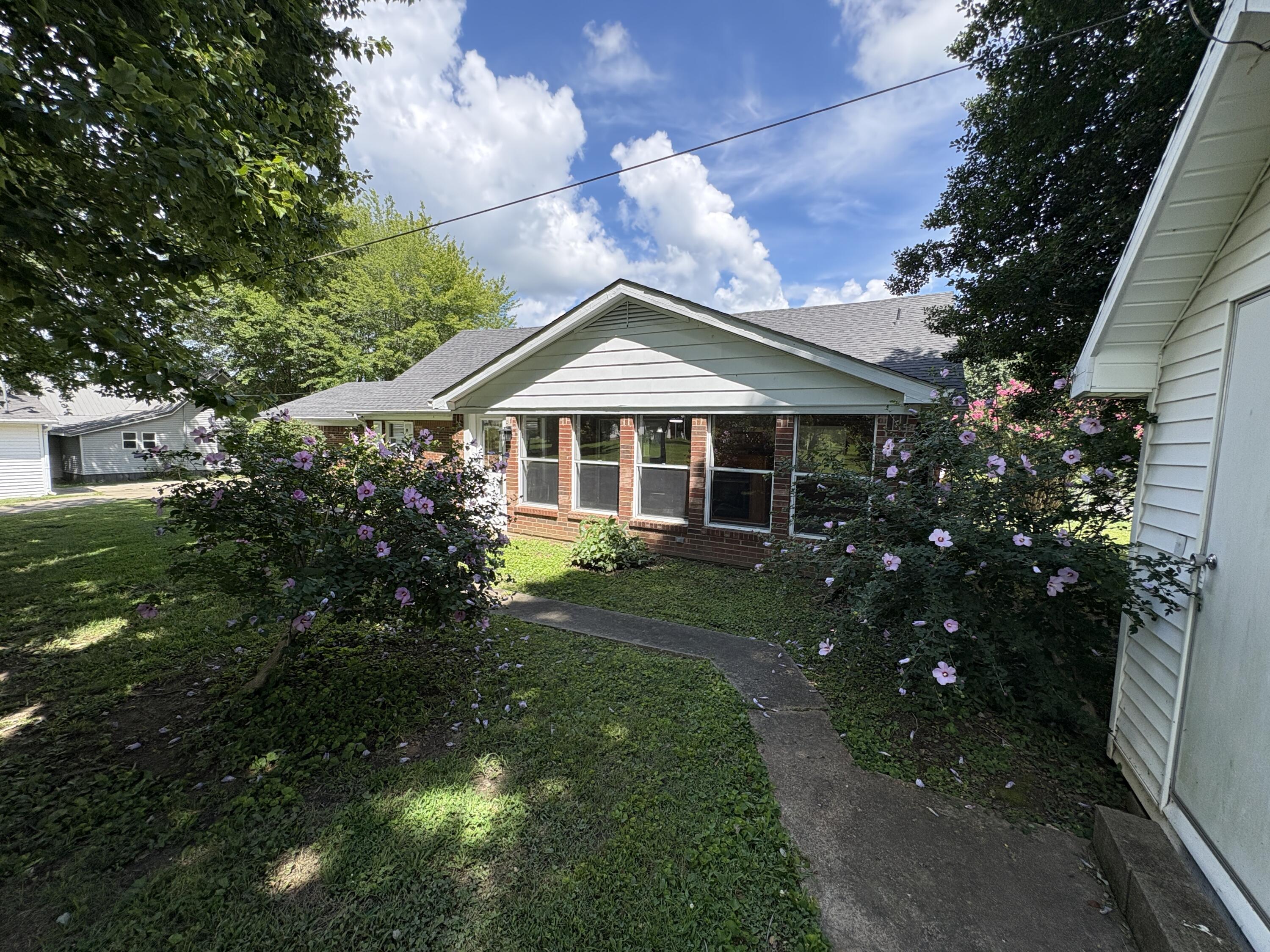 123 Willett Street Property Photo 7
