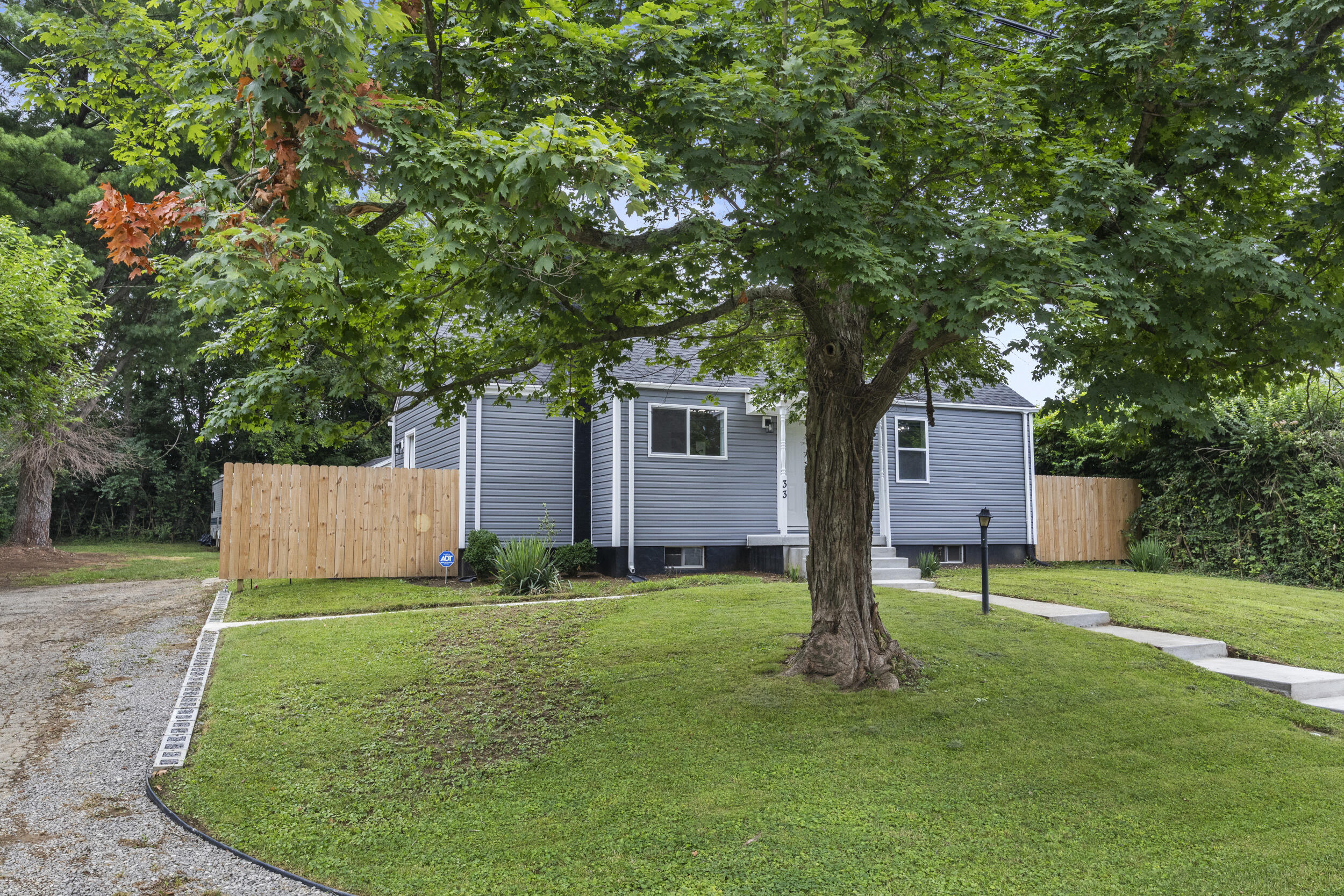 33 Bon-haven Avenue Property Photo 3