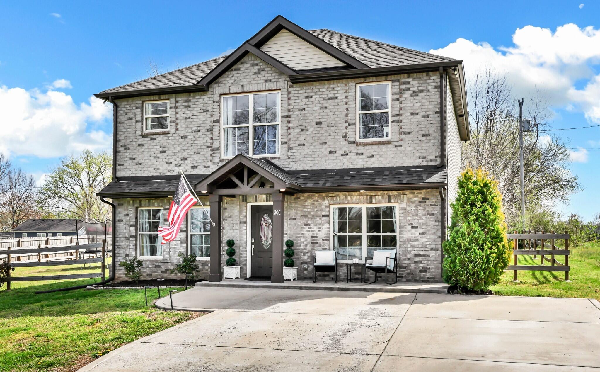 200 Texas Avenue