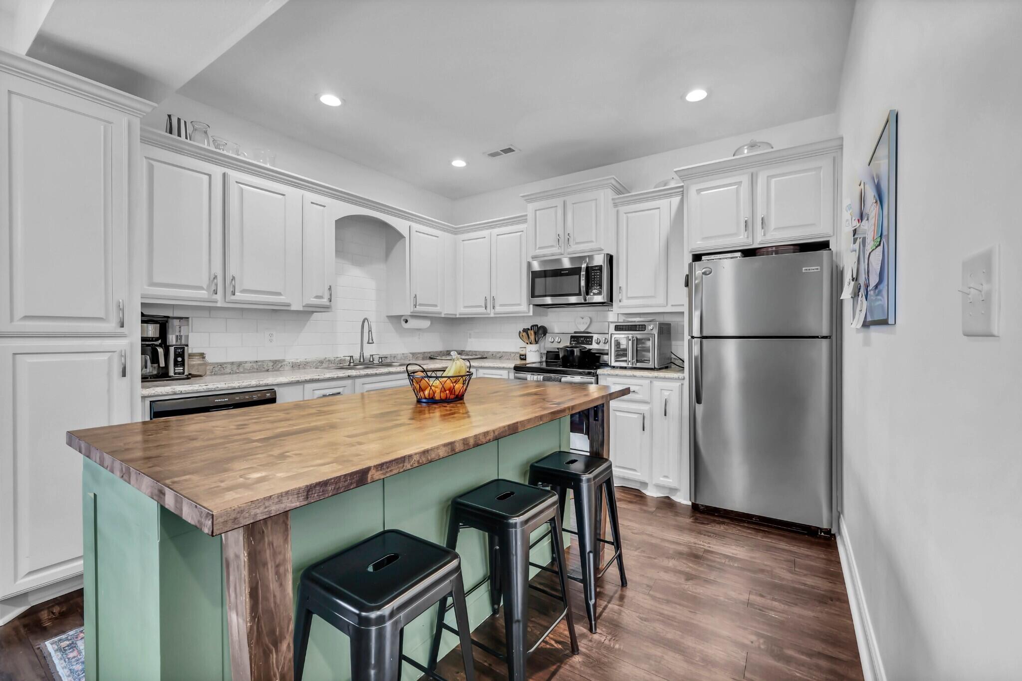 200 Texas Avenue Property Photo 3