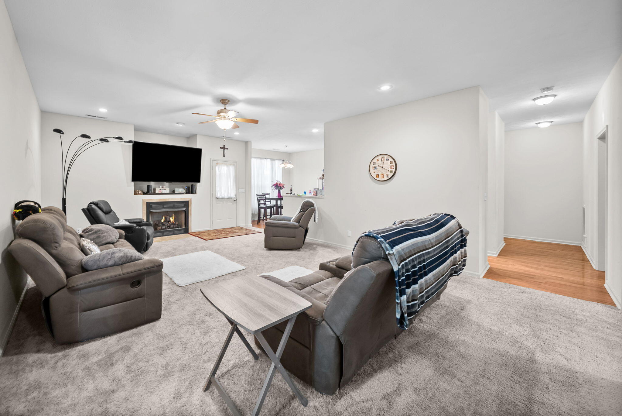 394 Irish Circle Property Photo 4