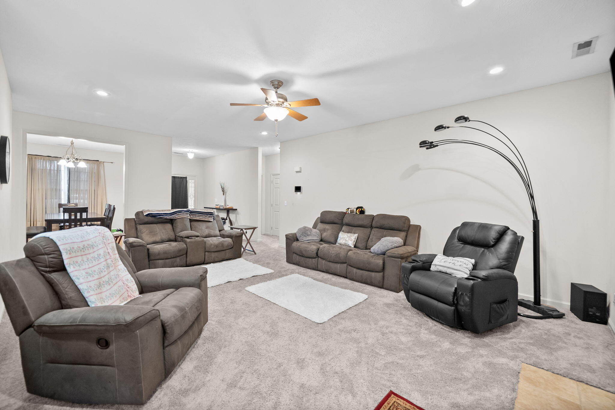 394 Irish Circle Property Photo 5