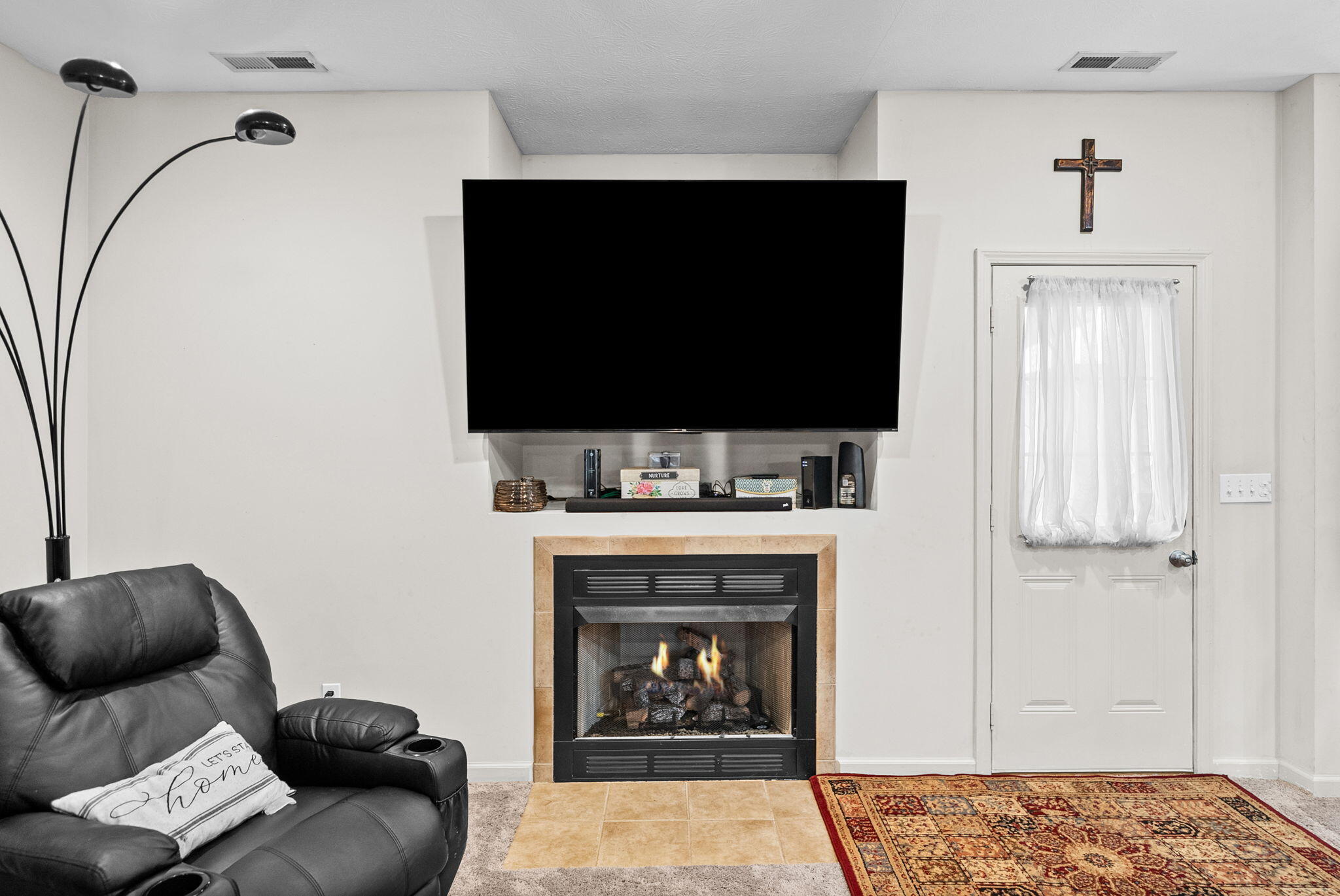 394 Irish Circle Property Photo 6