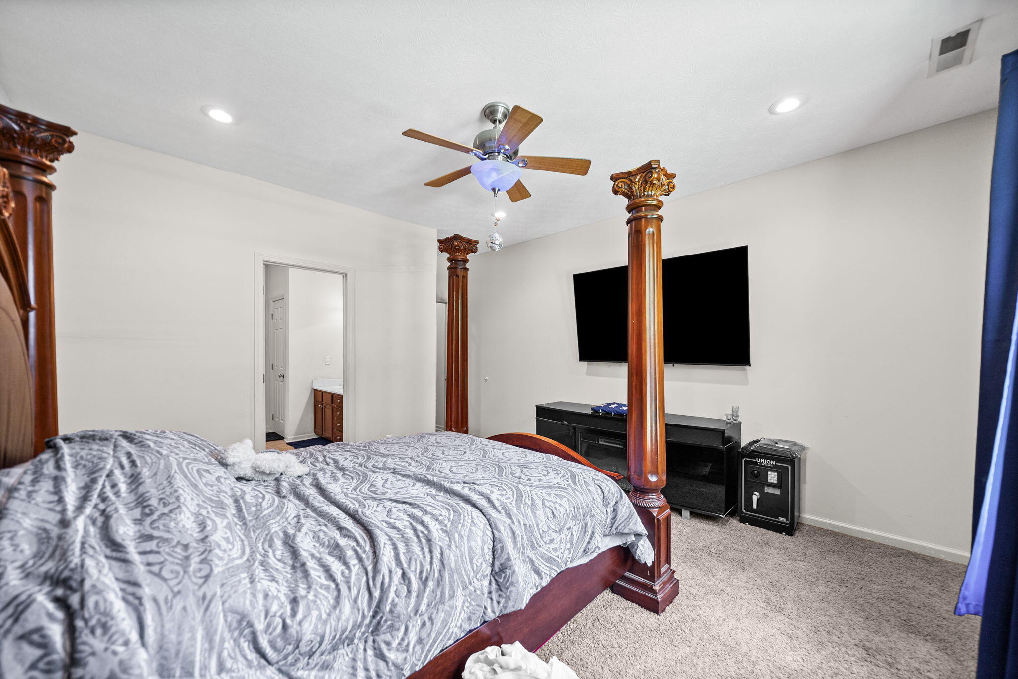 394 Irish Circle Property Photo 14